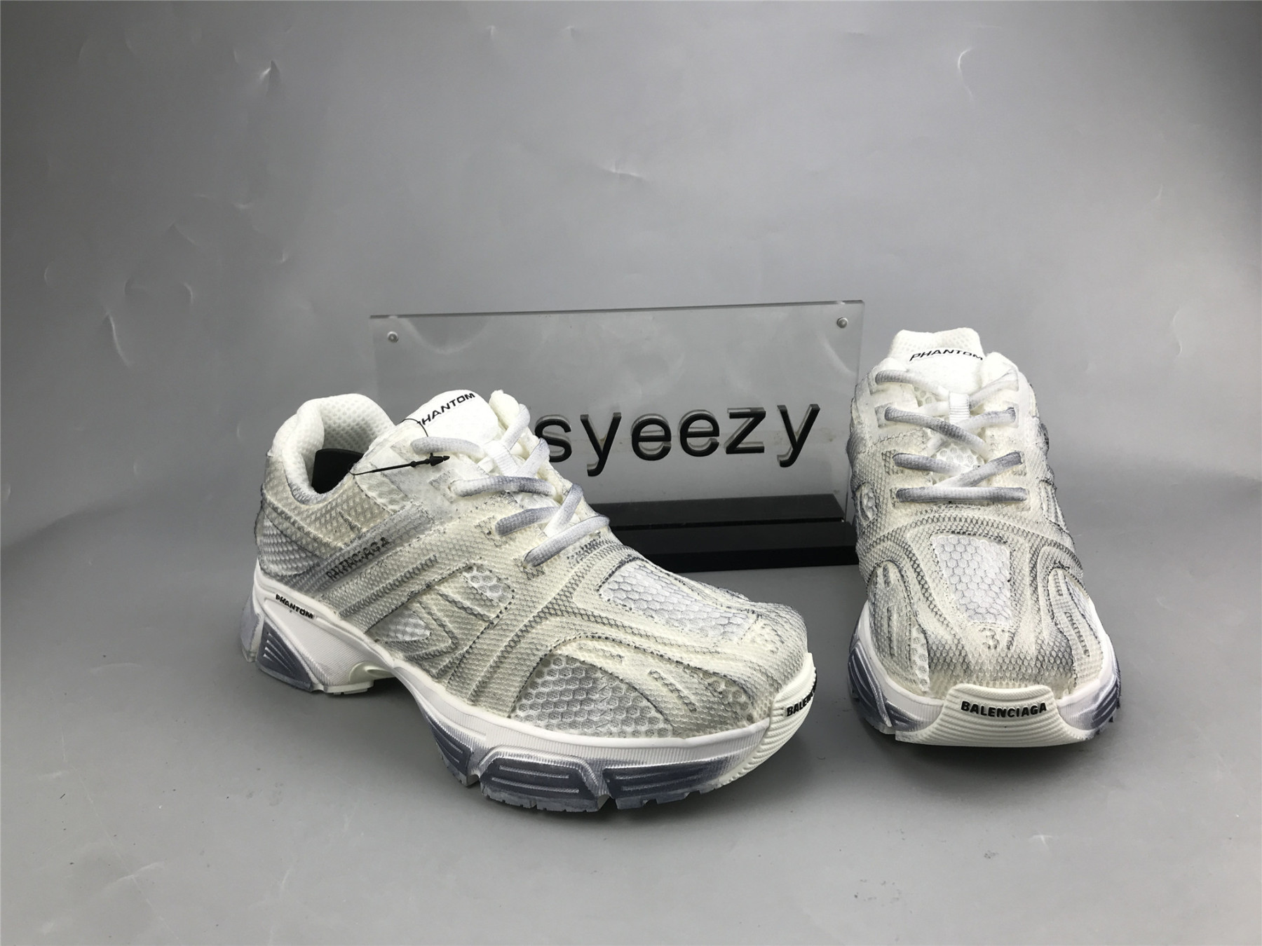 ua phanT0m sneaker white