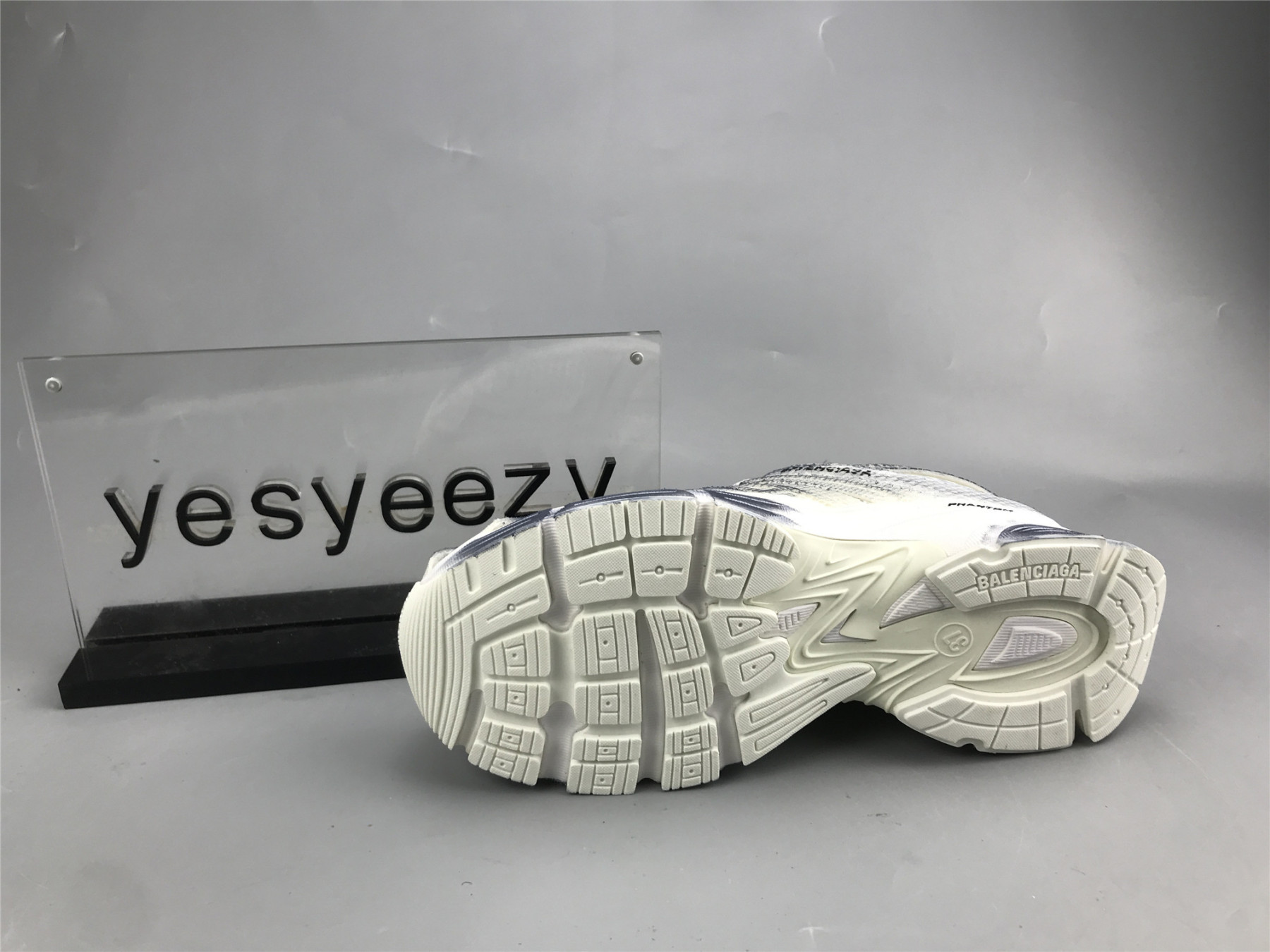 ua phanT0m sneaker white