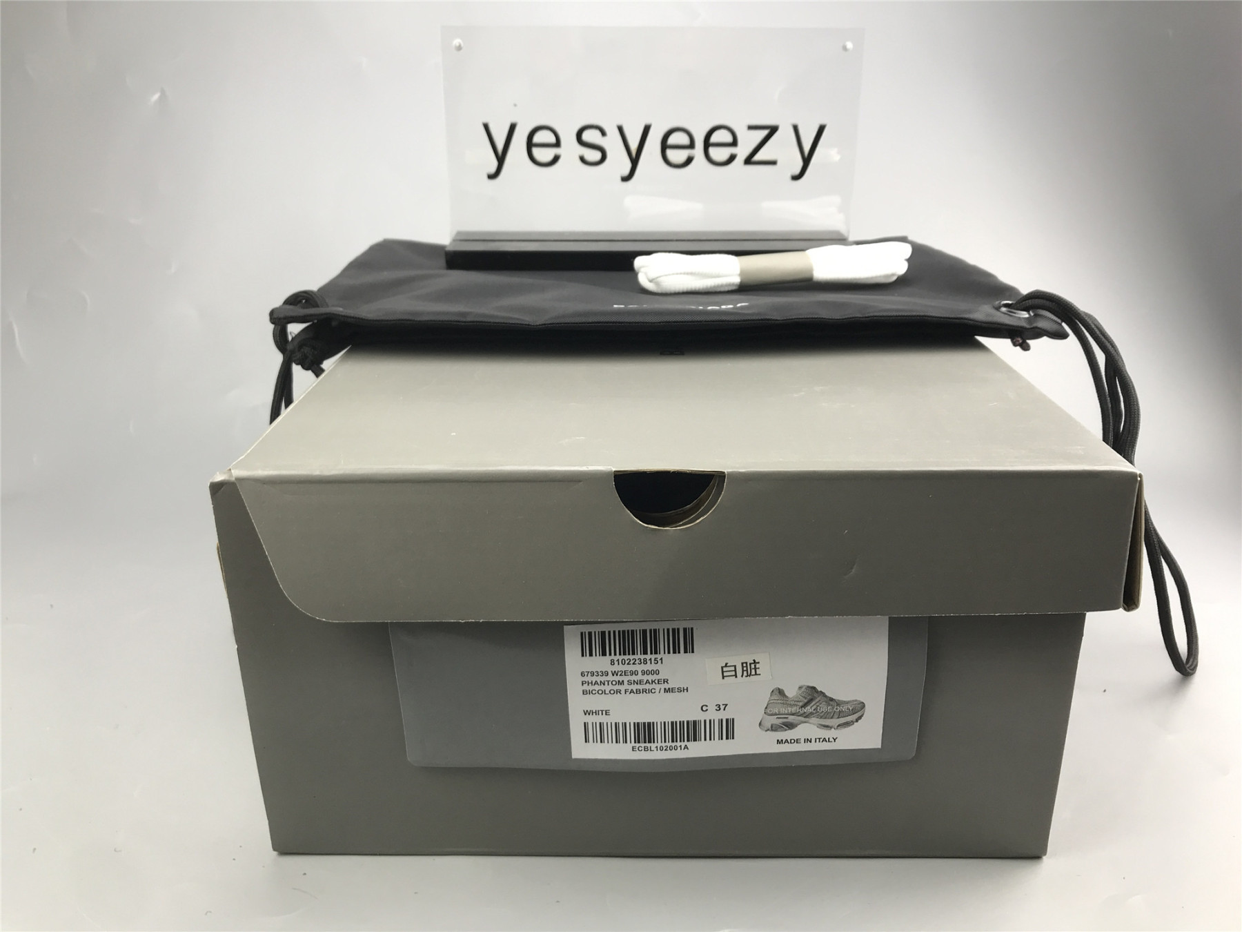ua phanT0m sneaker white