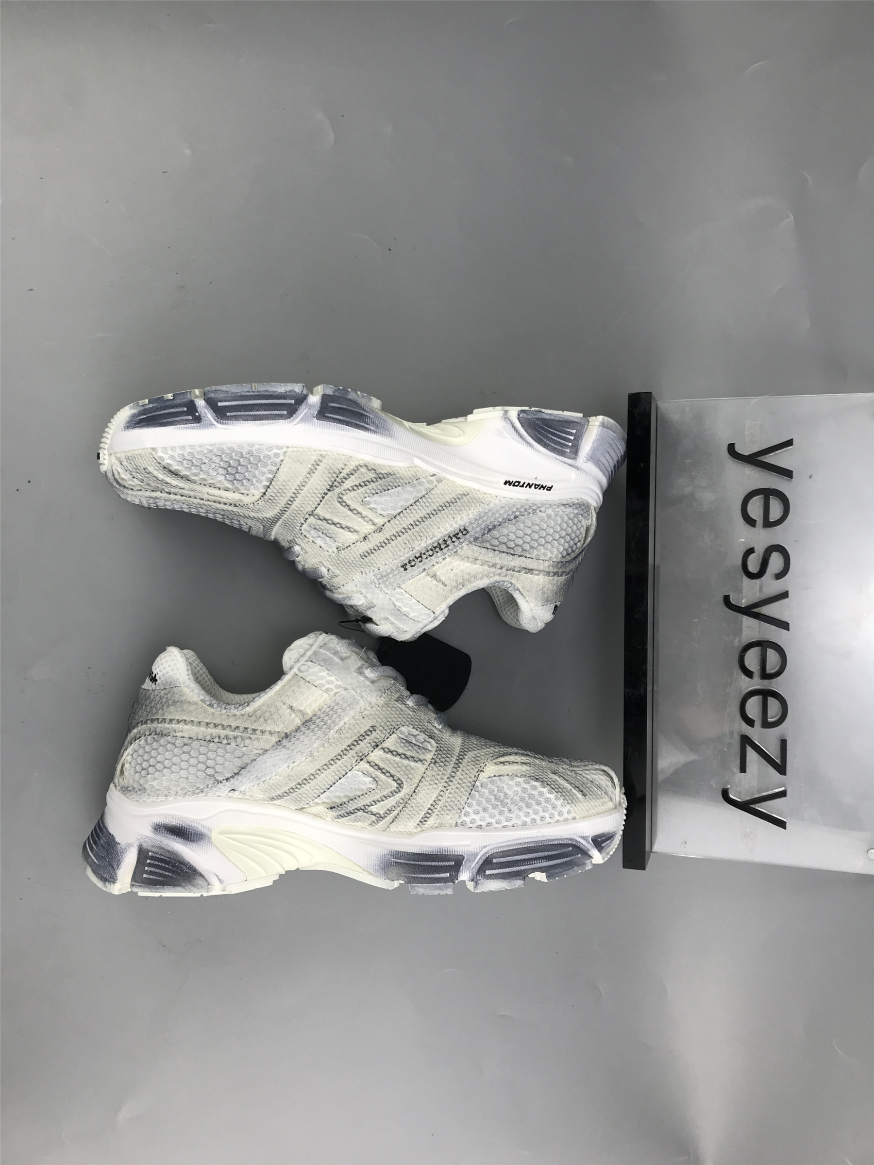 ua phanT0m sneaker white