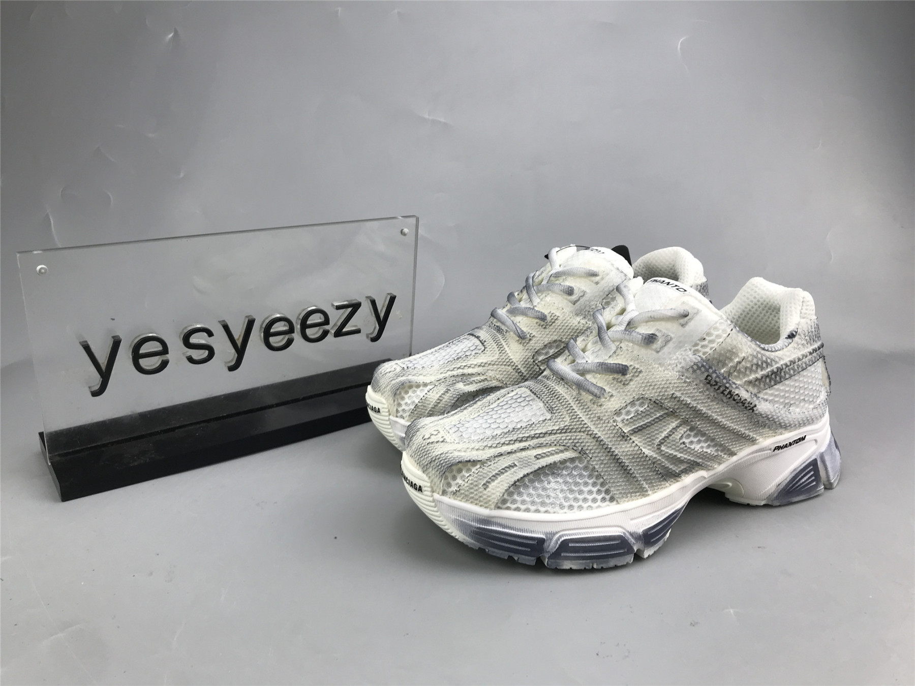 ua phanT0m sneaker white
