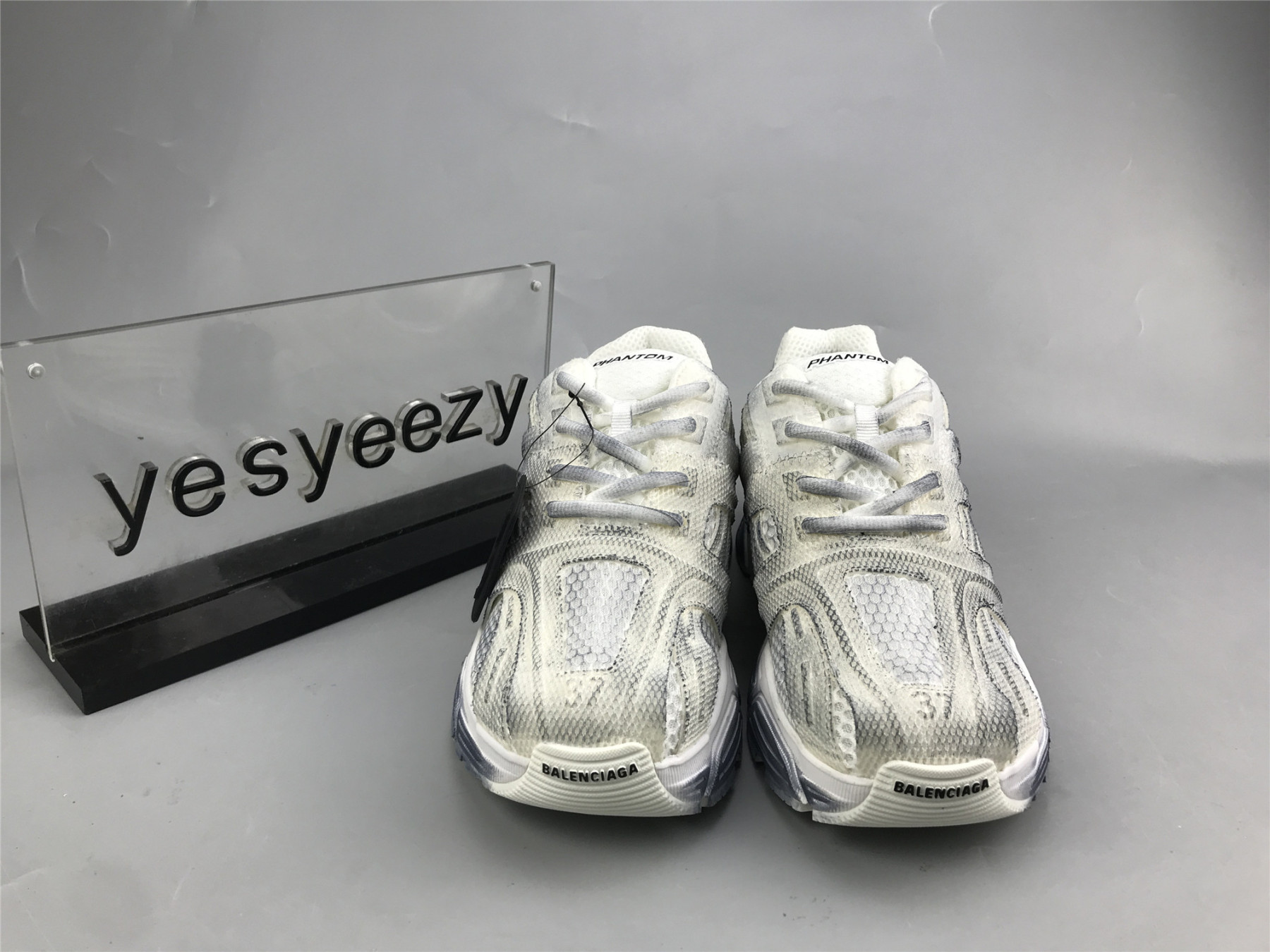 ua phanT0m sneaker white