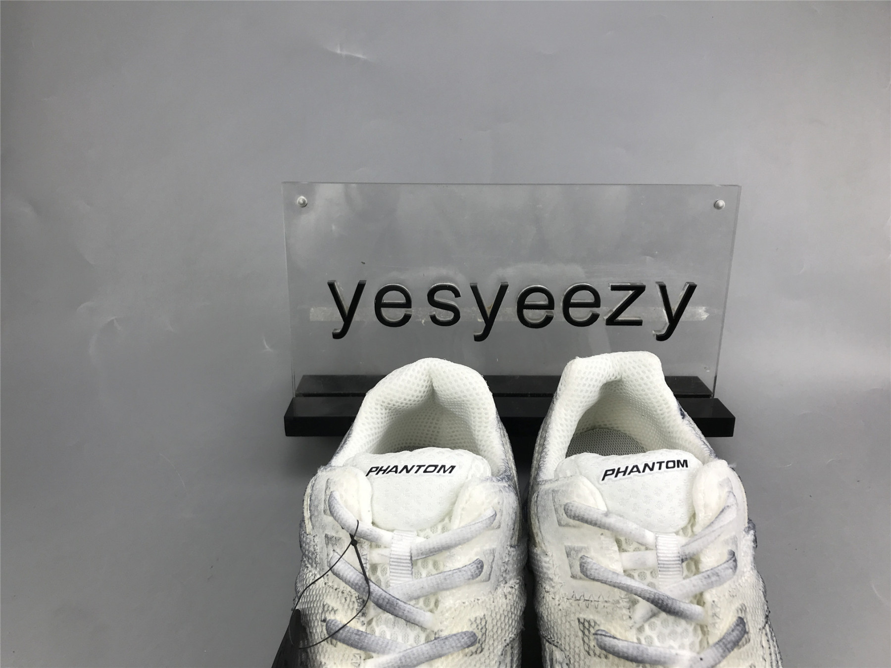 ua phanT0m sneaker white