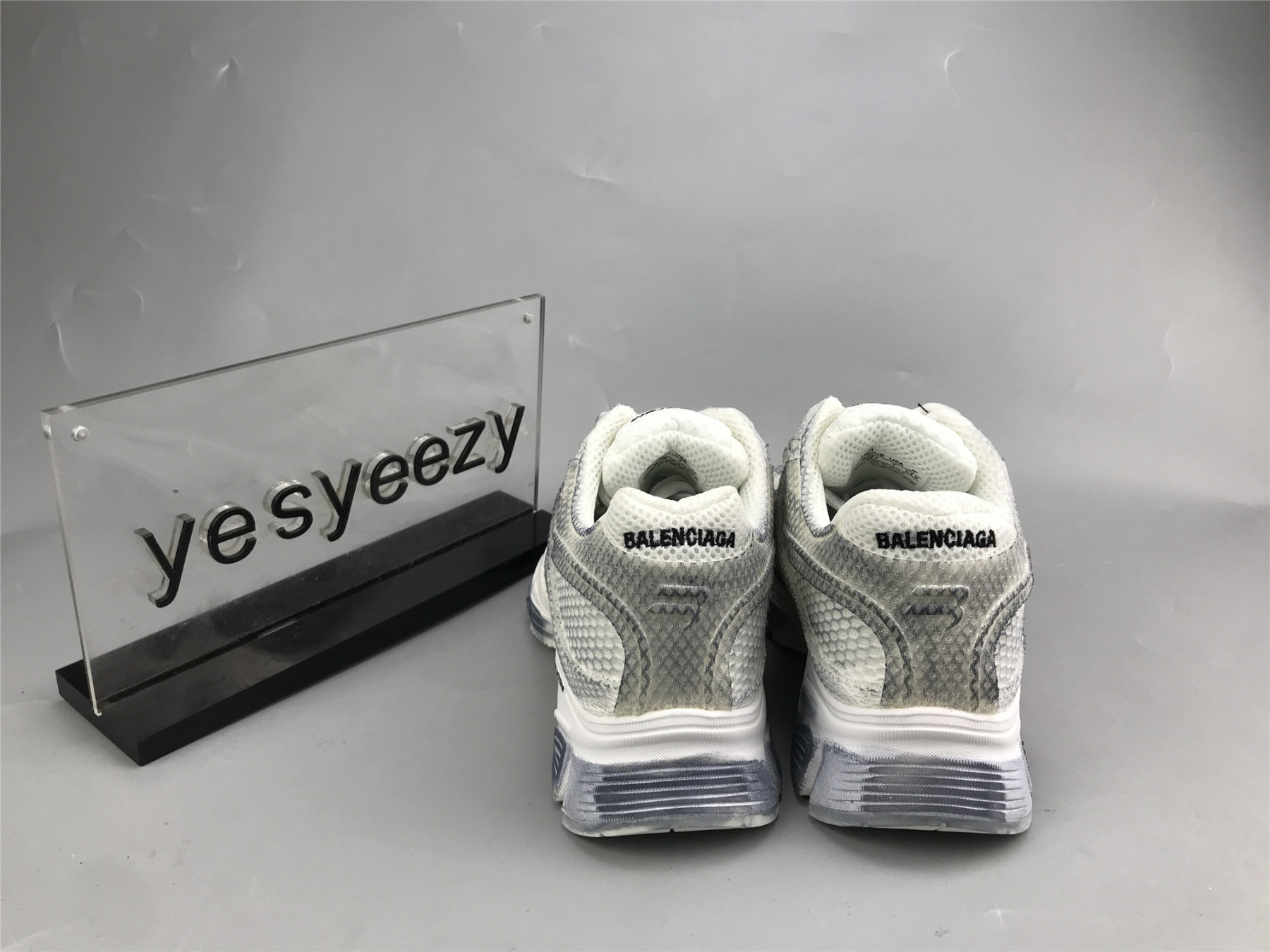 ua phanT0m sneaker white