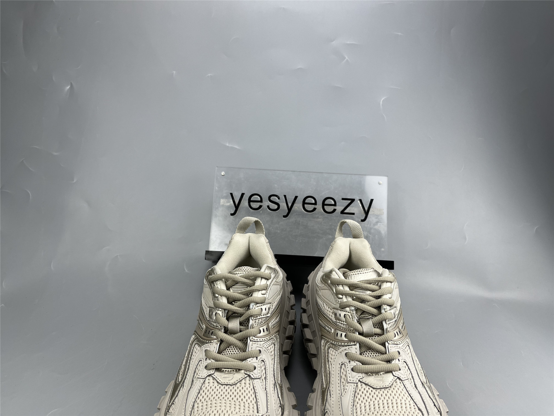 UA TRIPLE S CLEAR SOLE GREY BEIGE
