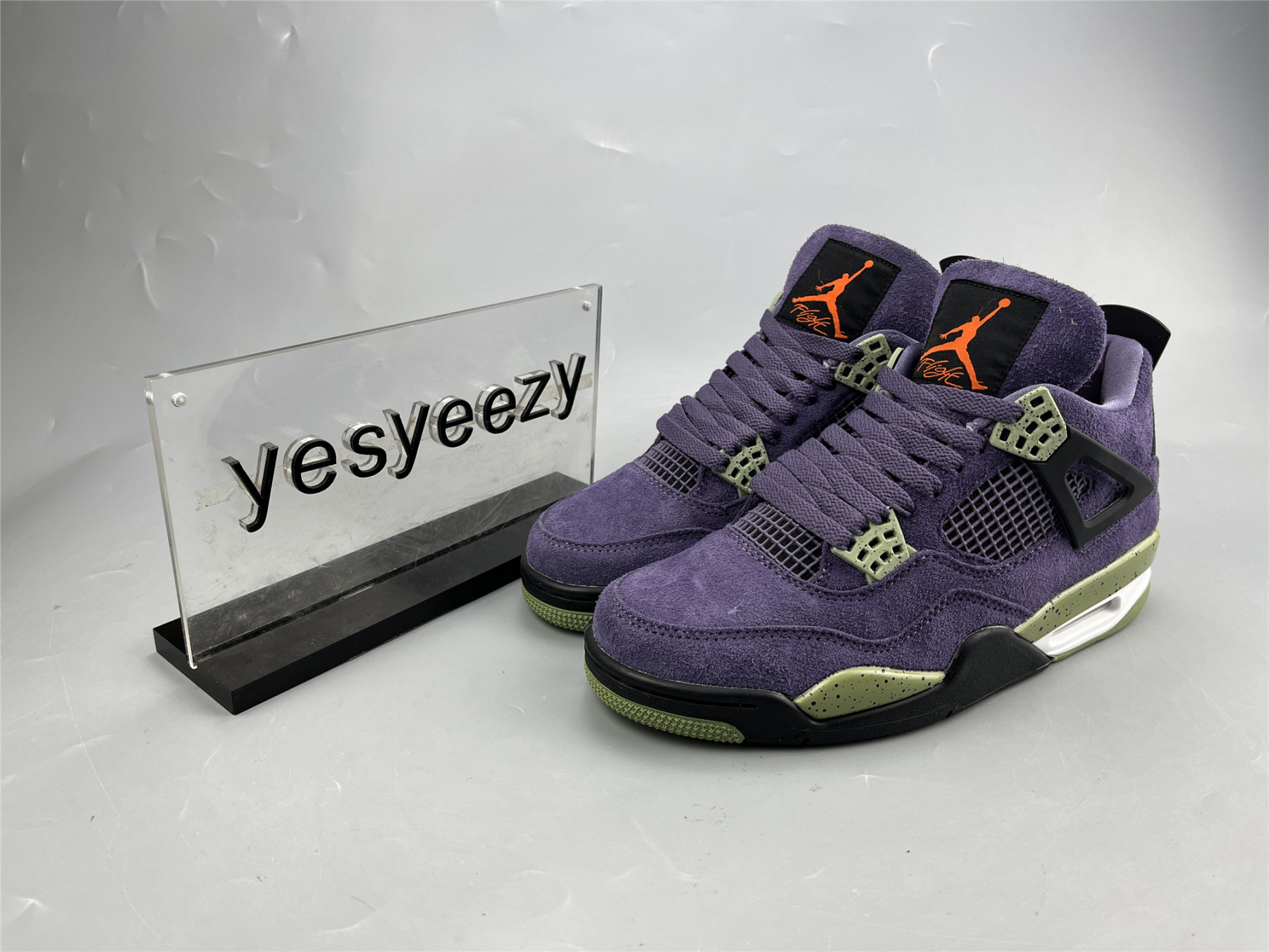 UA WMNS AIR JORDAN 4 RETRO 