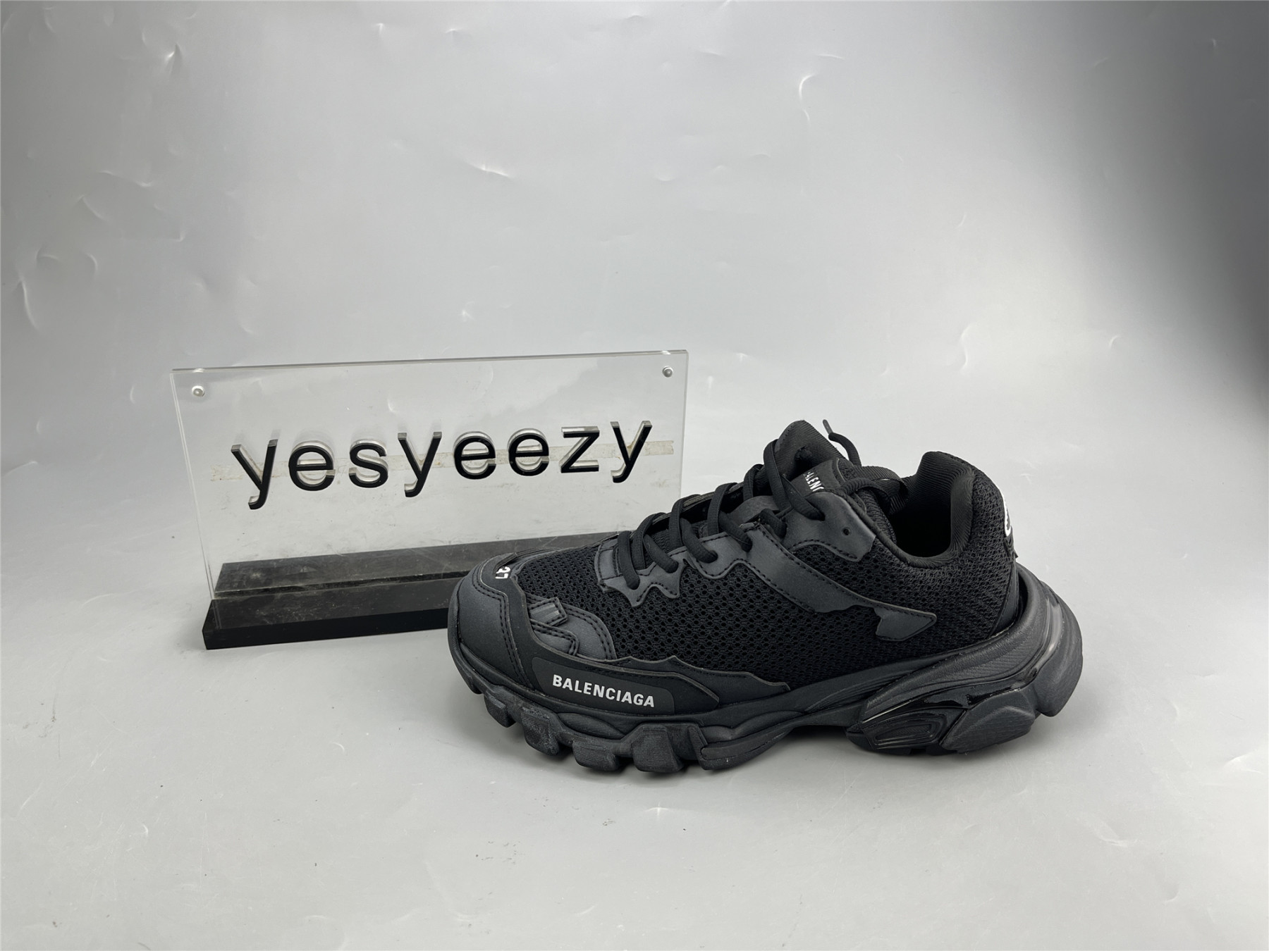 UA TRACK 3 SNEAKER BLACK WHITE