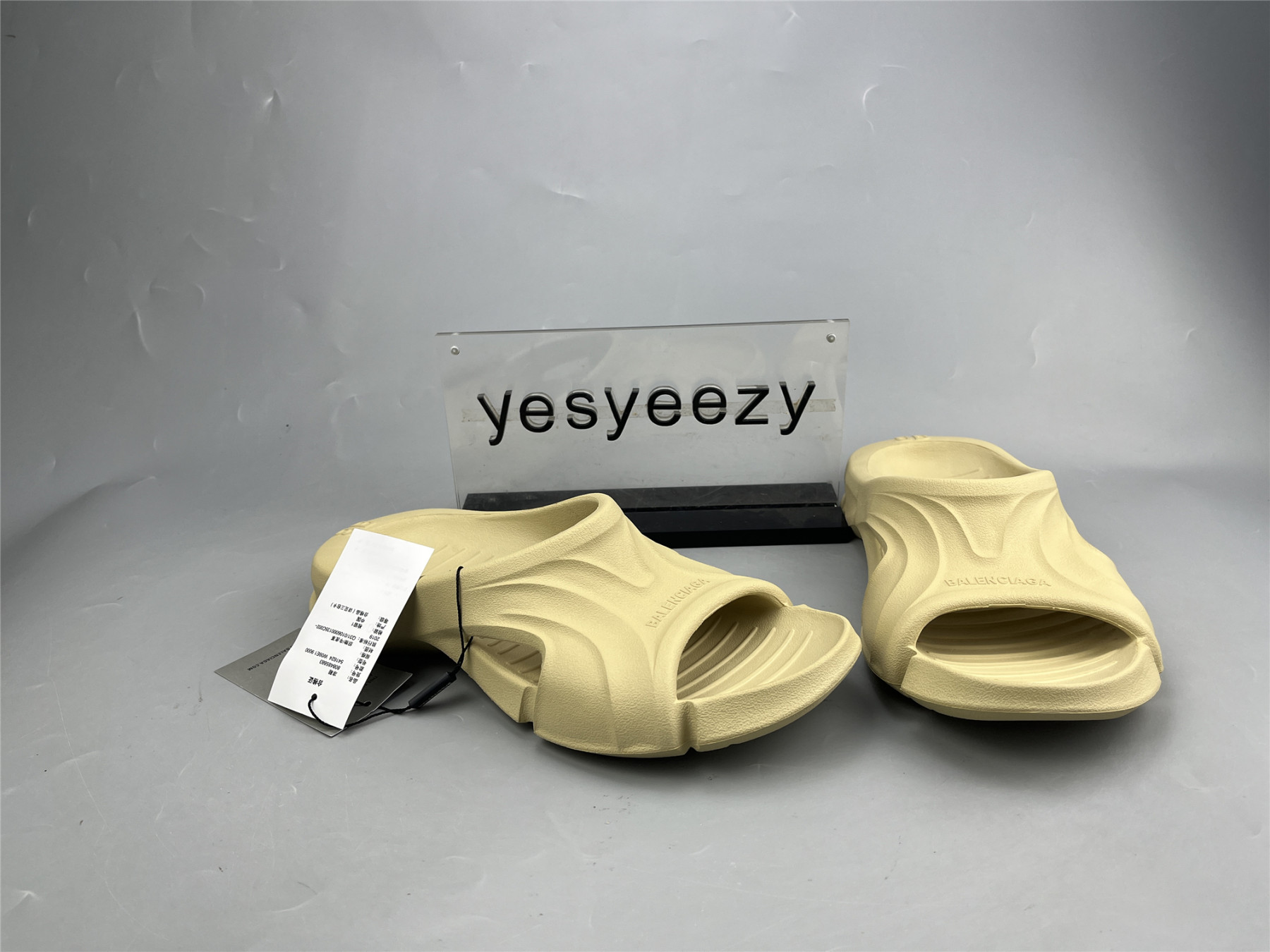 UA MOLD SLIDE YELLOW