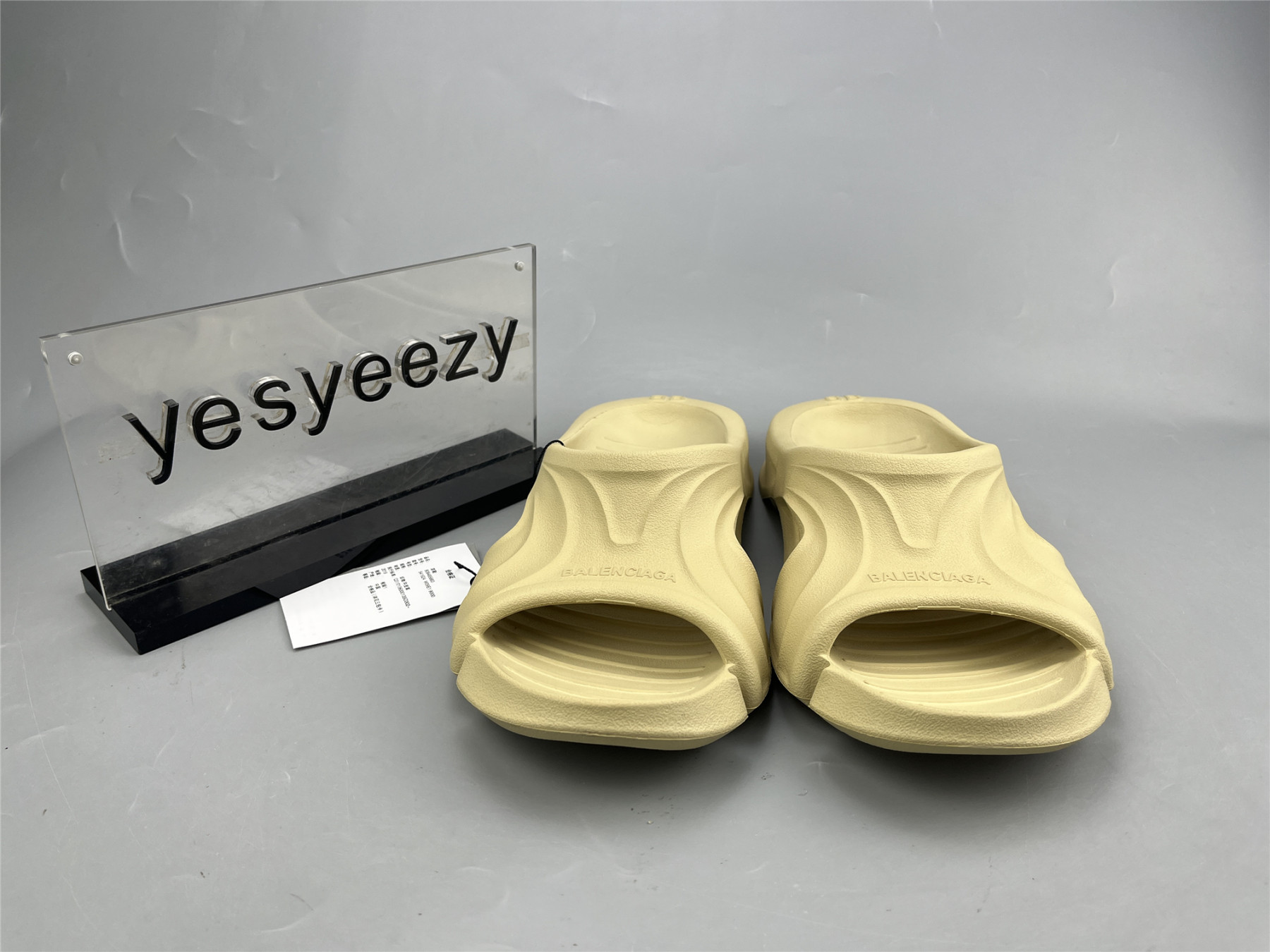 UA MOLD SLIDE YELLOW