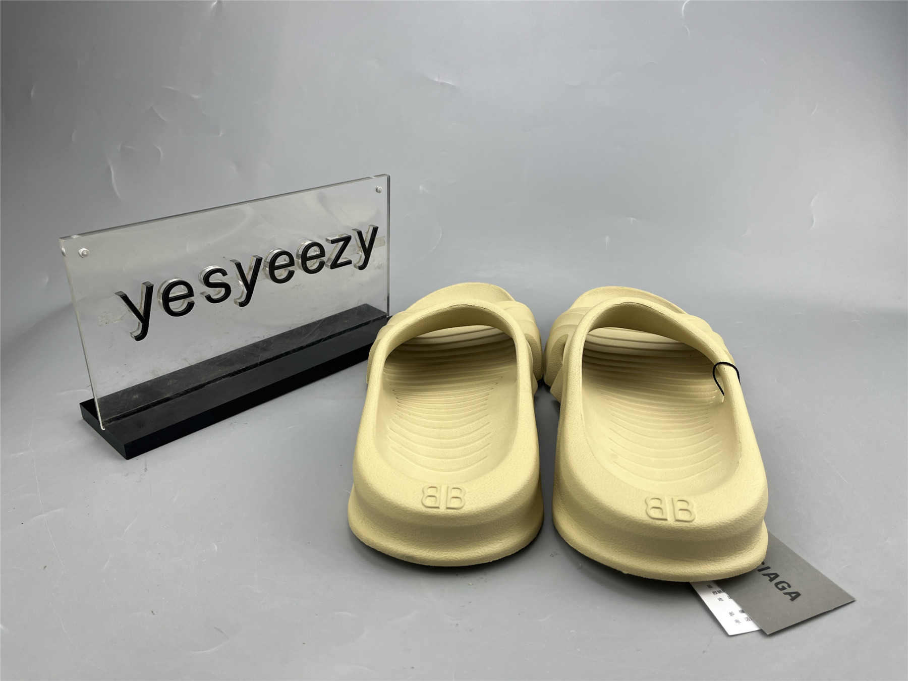 UA MOLD SLIDE YELLOW