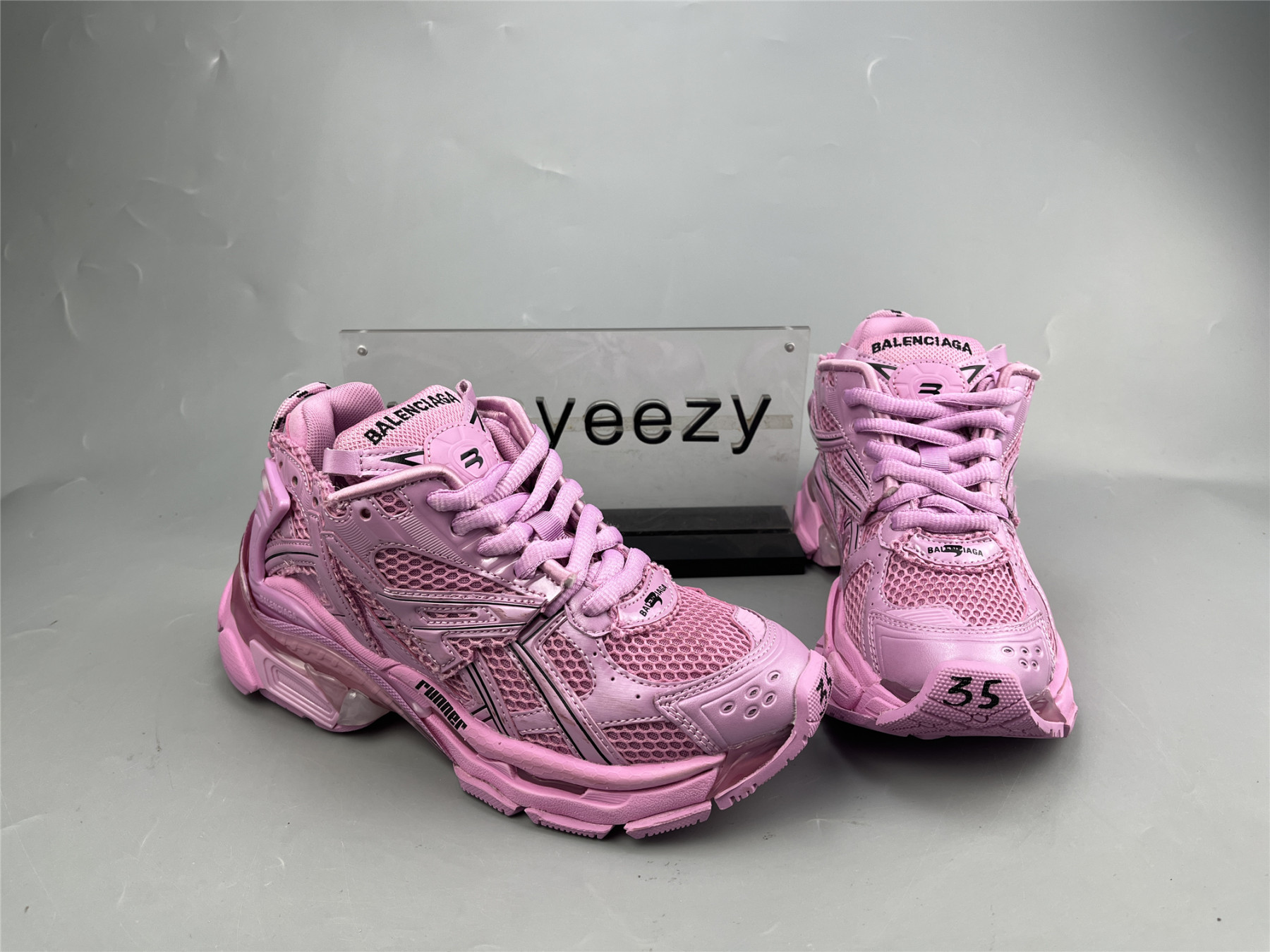UA RUNNER SNEAKER PINK