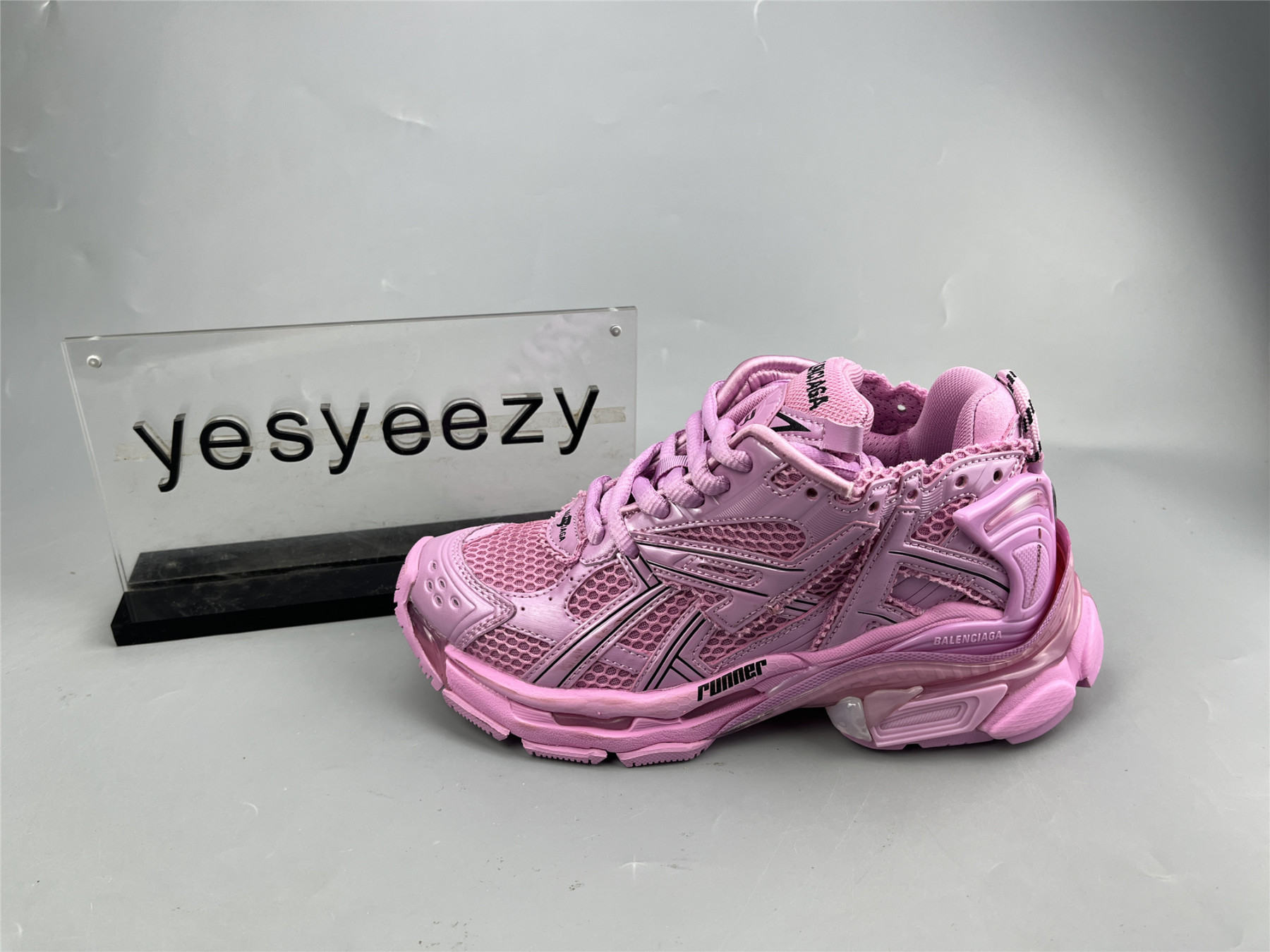 UA RUNNER SNEAKER PINK