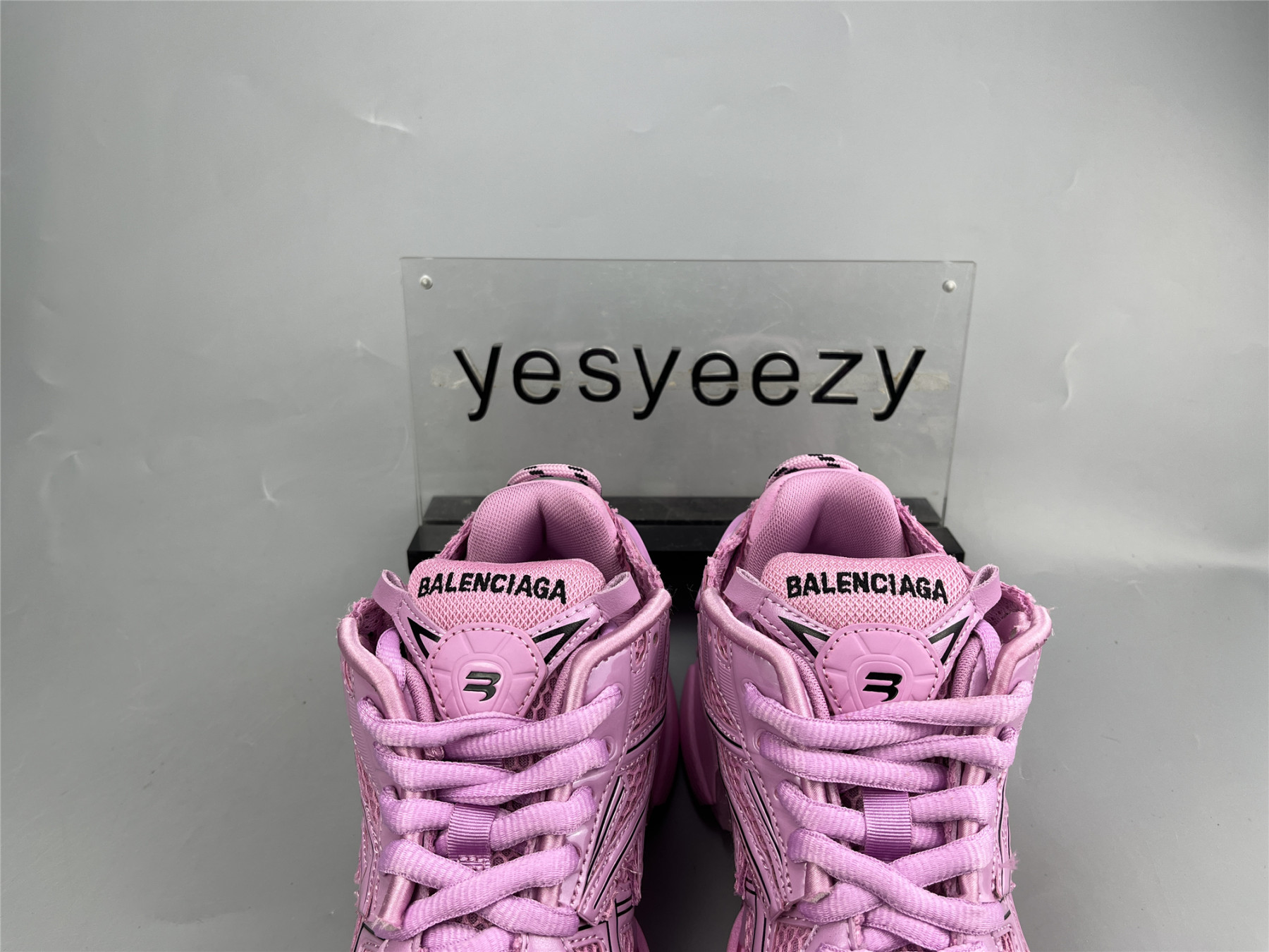 UA RUNNER SNEAKER PINK