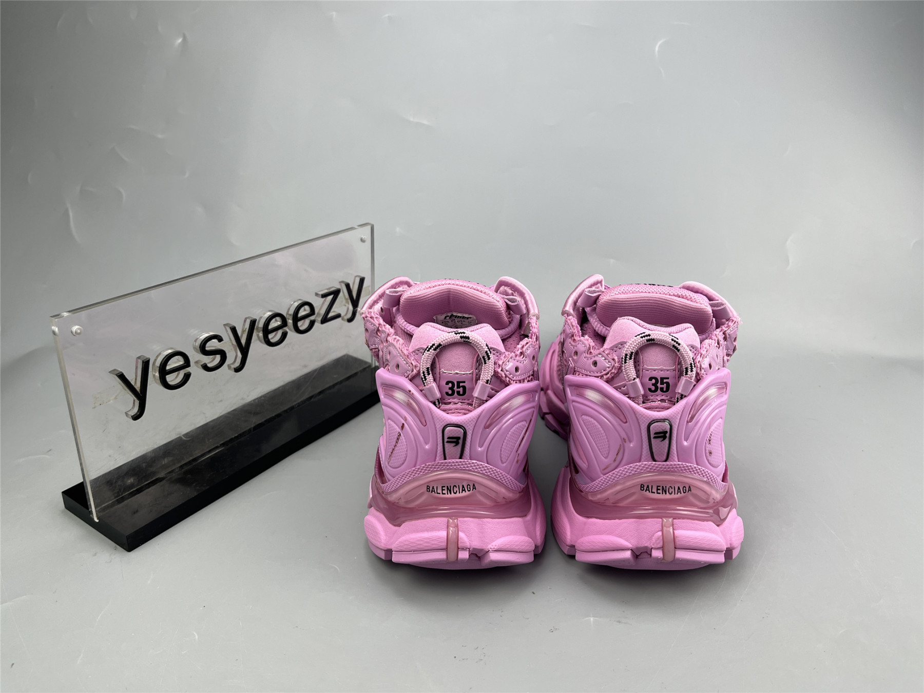 UA RUNNER SNEAKER PINK