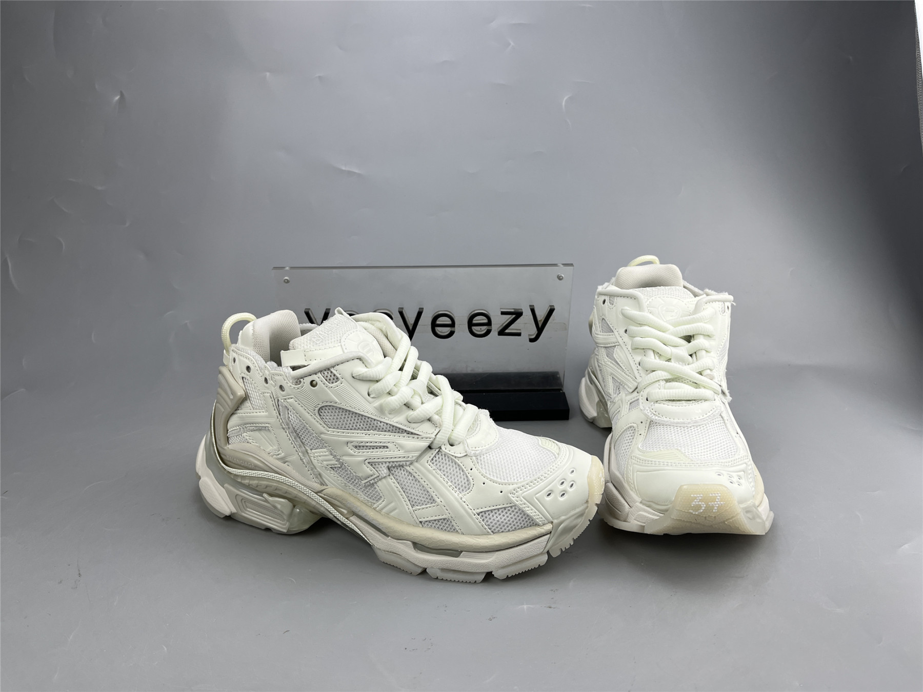 UA RUNNER FLUORESCENT WHITE
