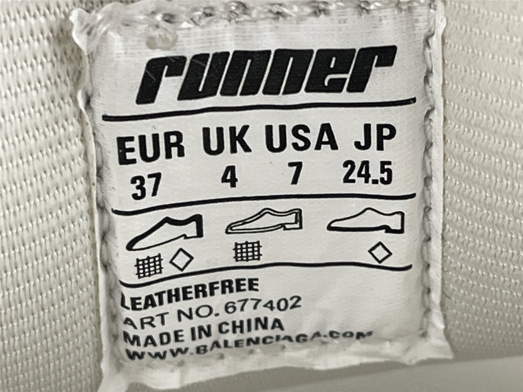 UA RUNNER FLUORESCENT WHITE