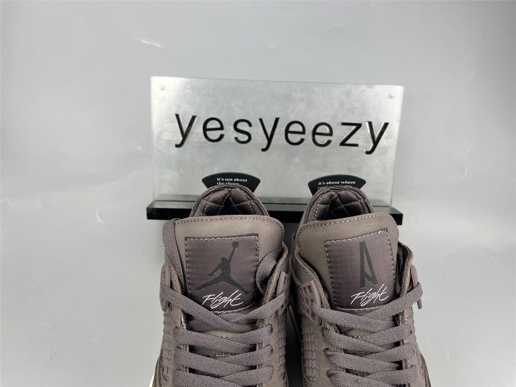 UA A MA MANIÉRE X AIR JORDAN 4 RETRO 