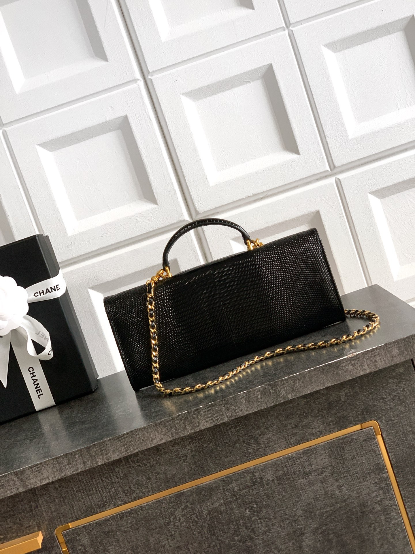 Ch**el clutch with chain ap5280 9.5x25x5cm