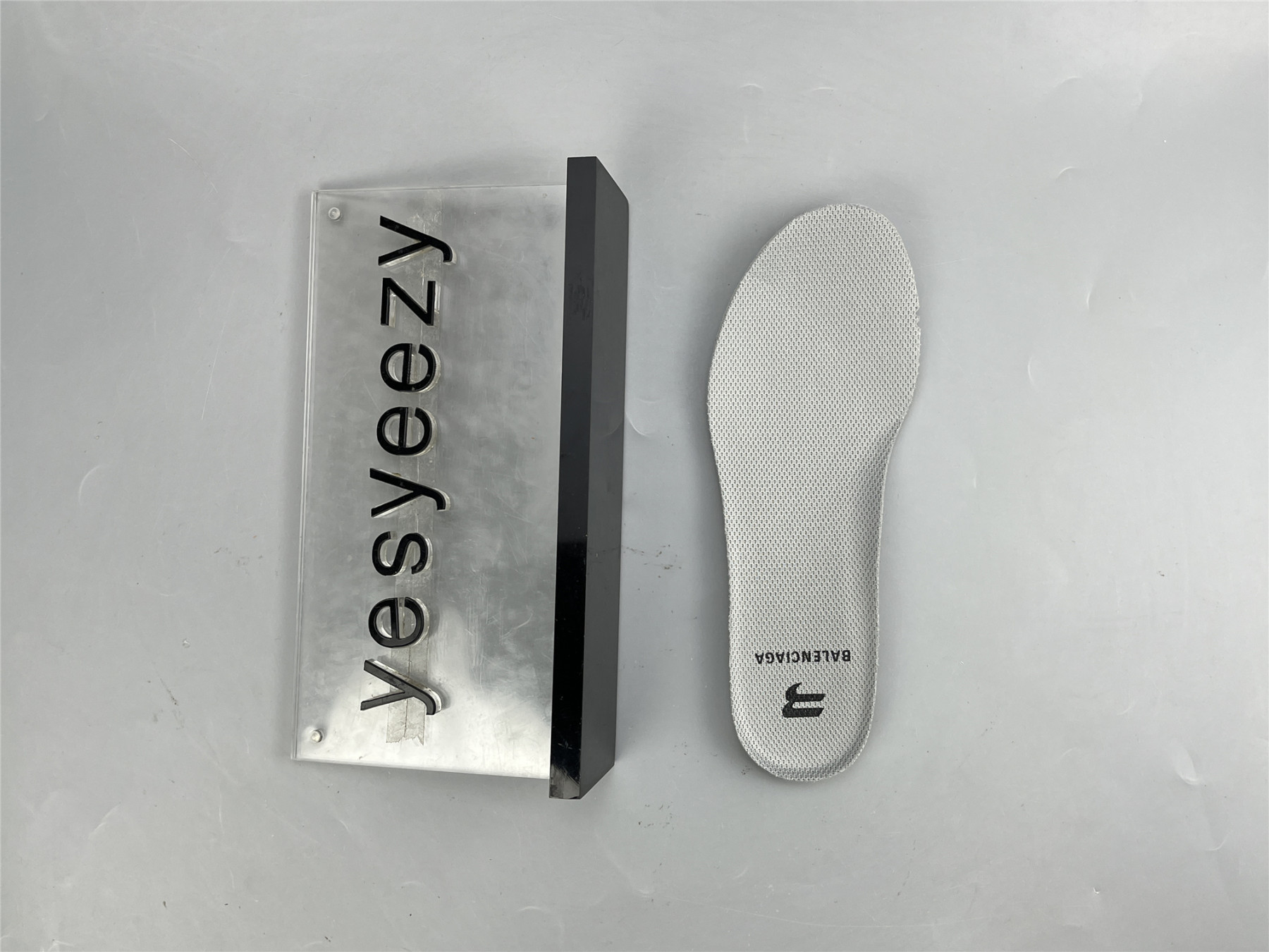 UA DEFENDER GREY
