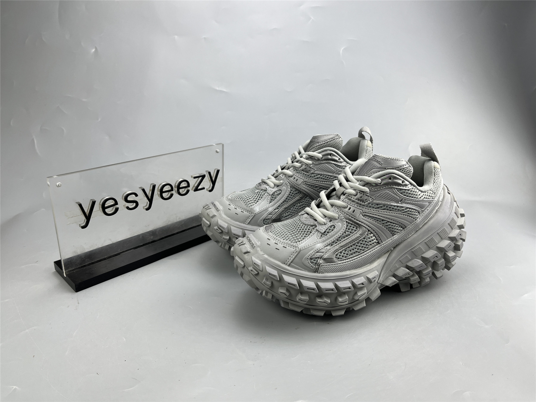 UA DEFENDER GREY