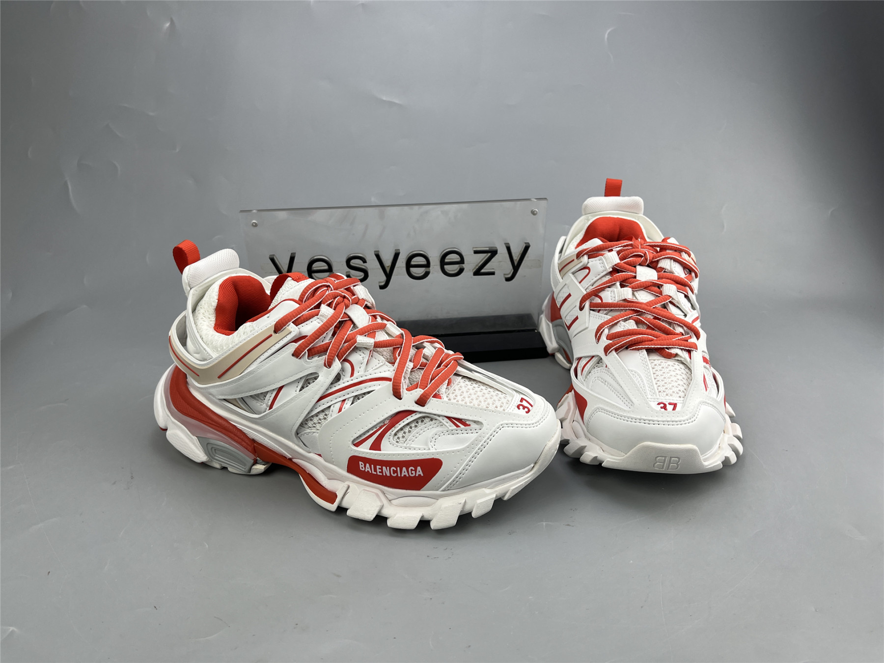 UA TRACK SNEAKER WHTE RED