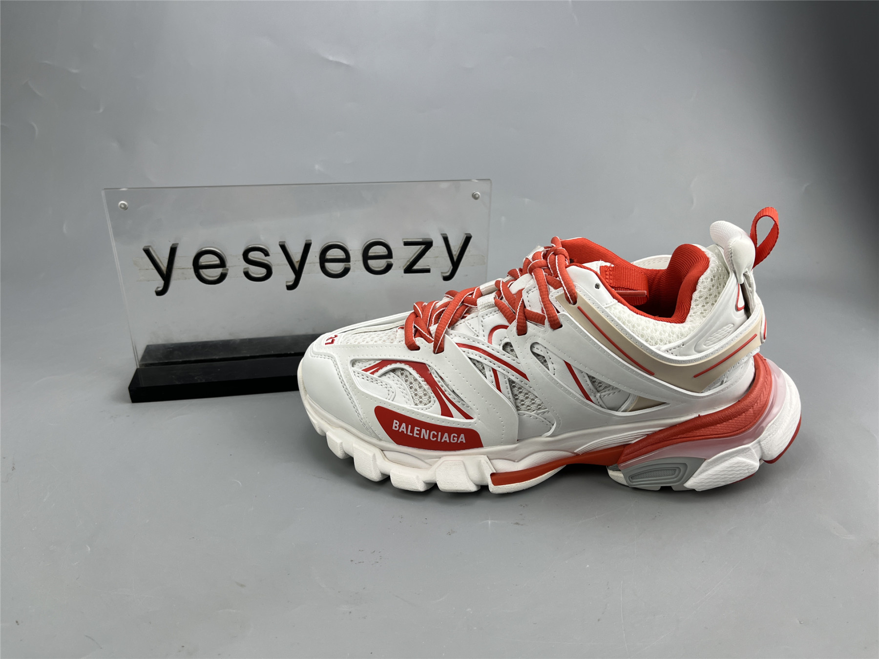 UA TRACK SNEAKER WHTE RED