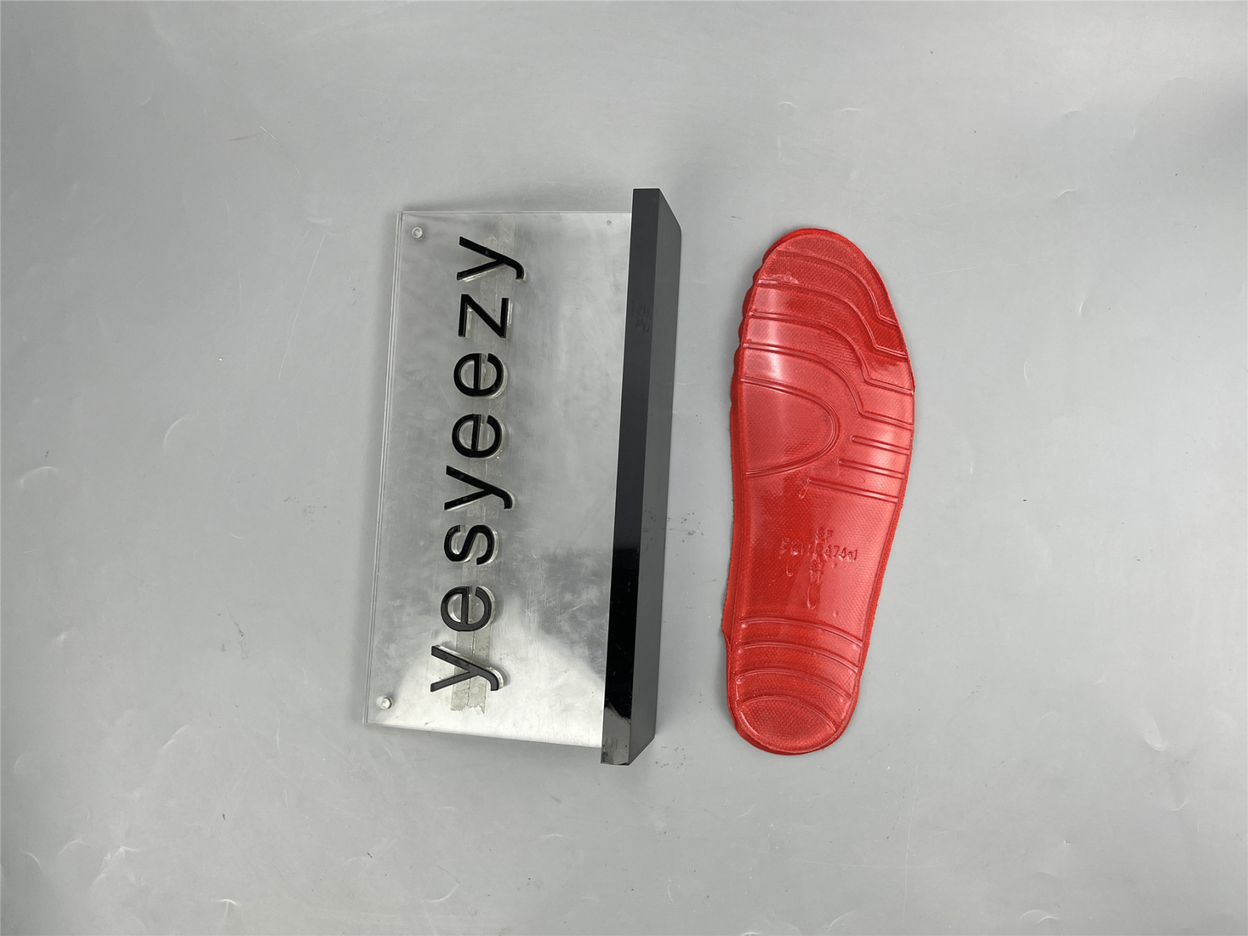 UA TRACK SNEAKER WHTE RED