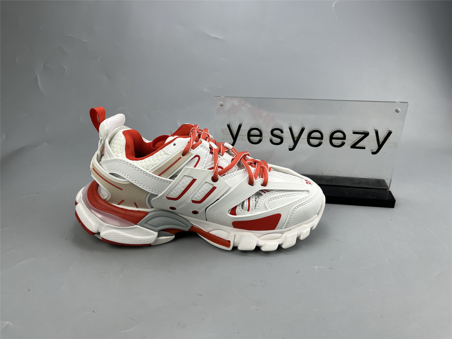 UA TRACK SNEAKER WHTE RED