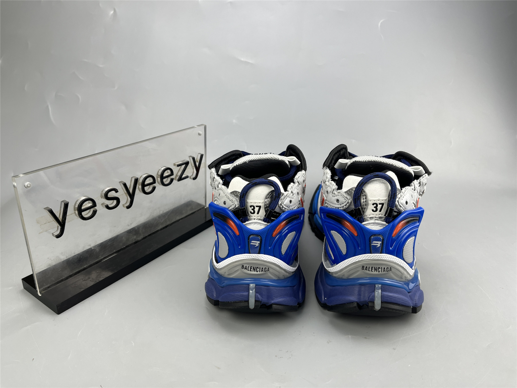 UA RUNNER BLK BLUE GREY