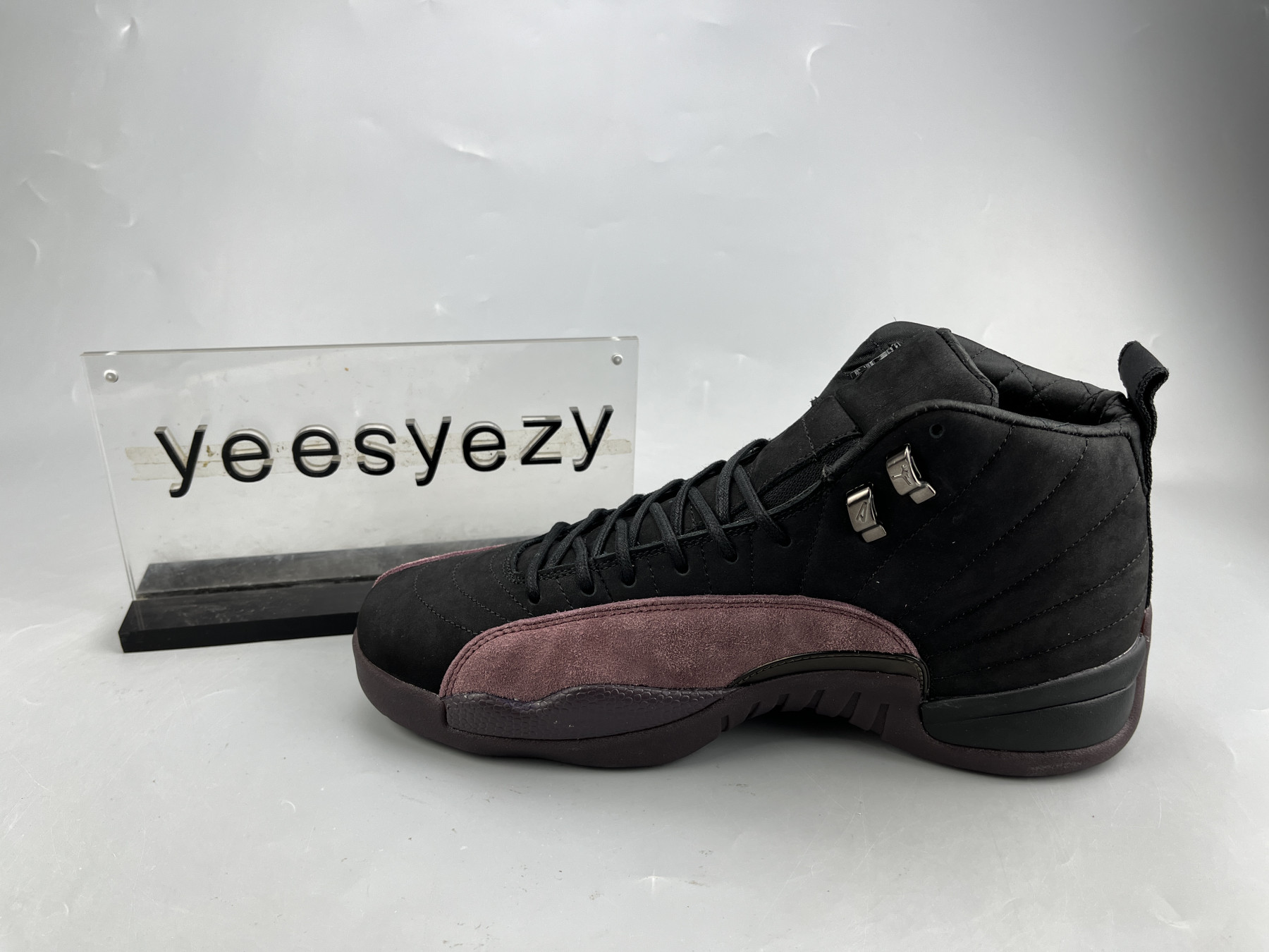 UA A MA MANIÃ‰RE X WMNS AIR JORDAN 12 RETRO 