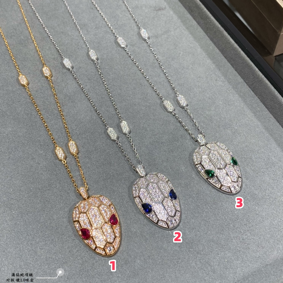 Bv1g*ai Full of snakes Necklace