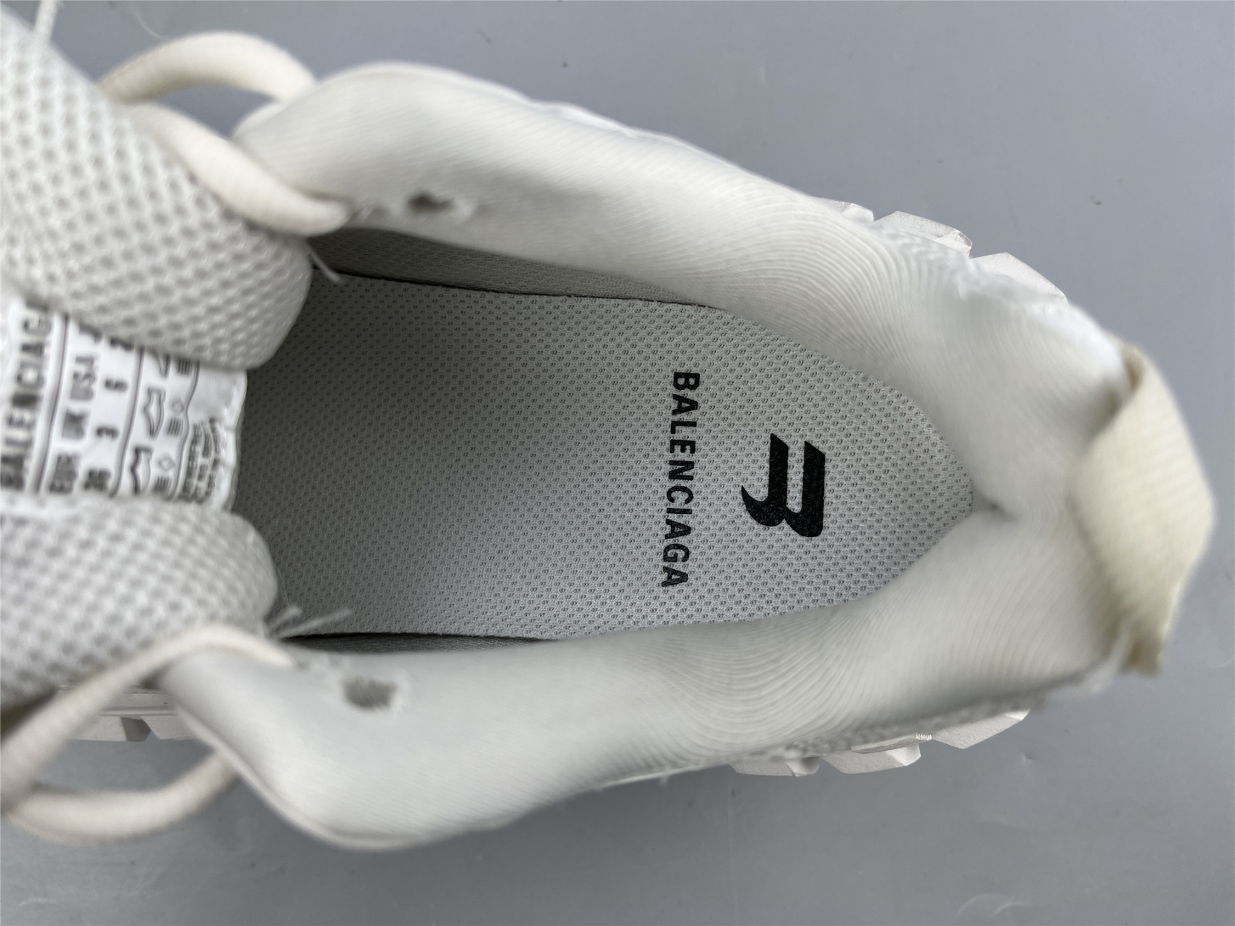 UA DEFENDER EGGSHELL BLACK