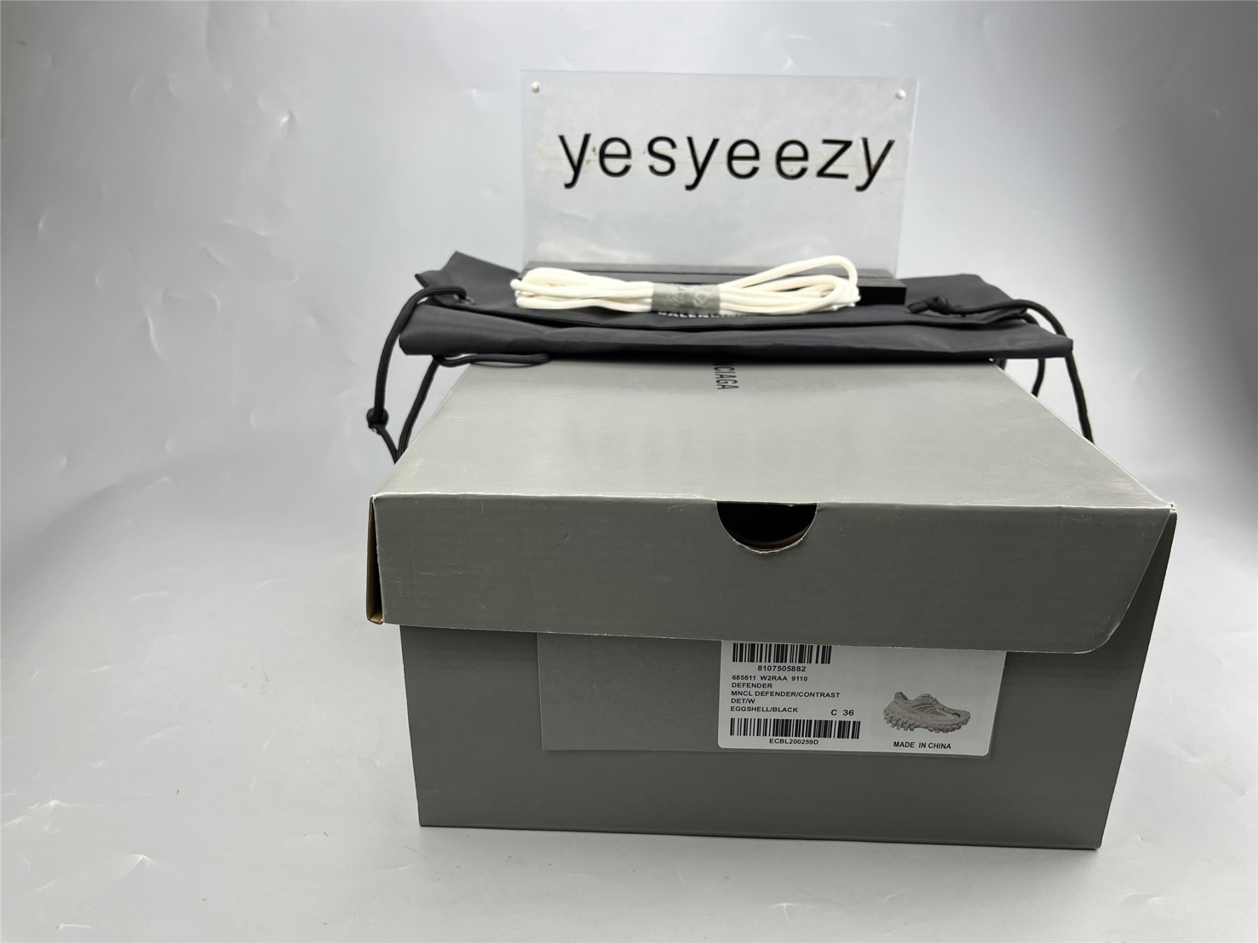 UA DEFENDER EGGSHELL BLACK