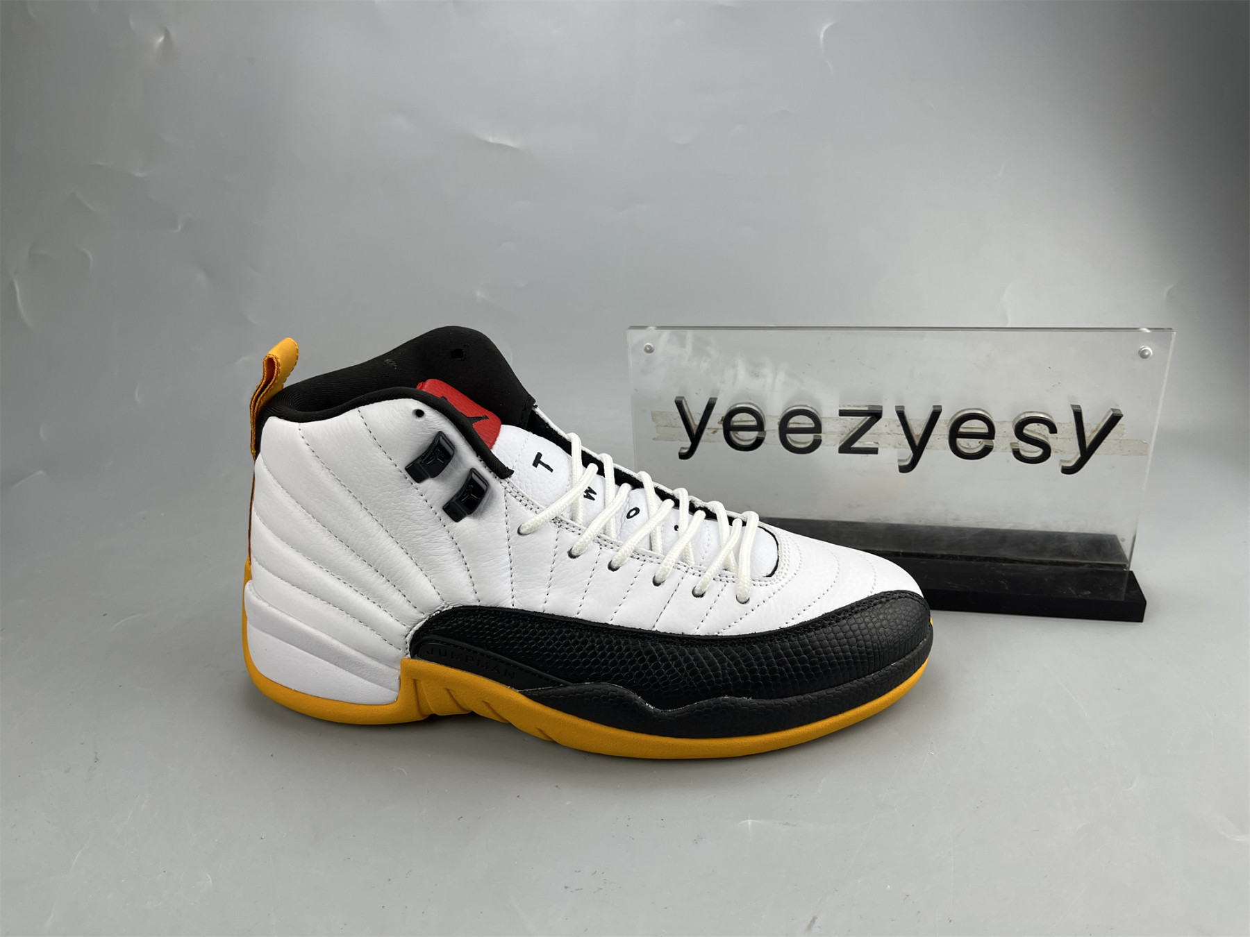 UA AIR JORDAN 12 RETRO 