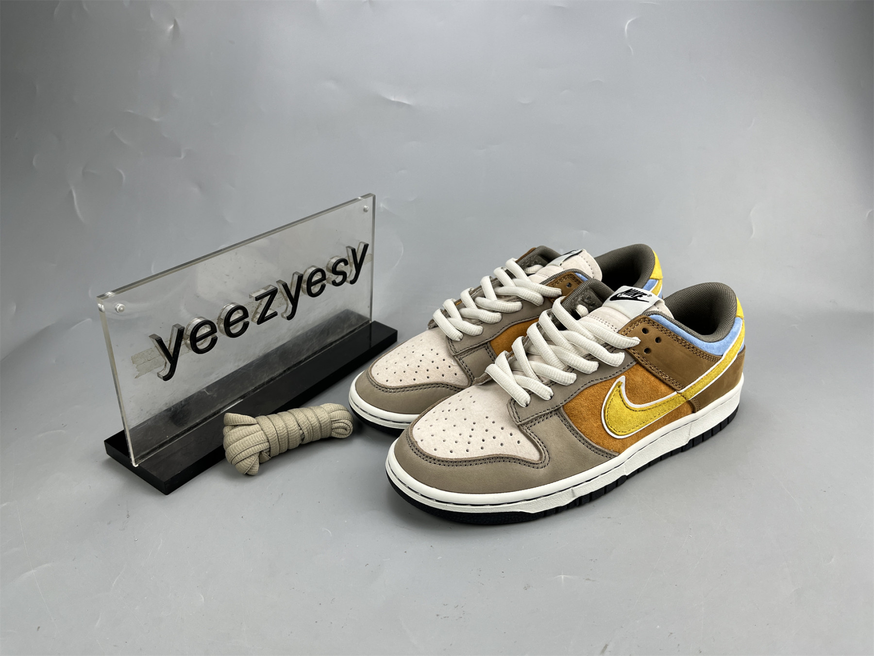 UA NIKE DUNK CAFE BRUN CLAIR