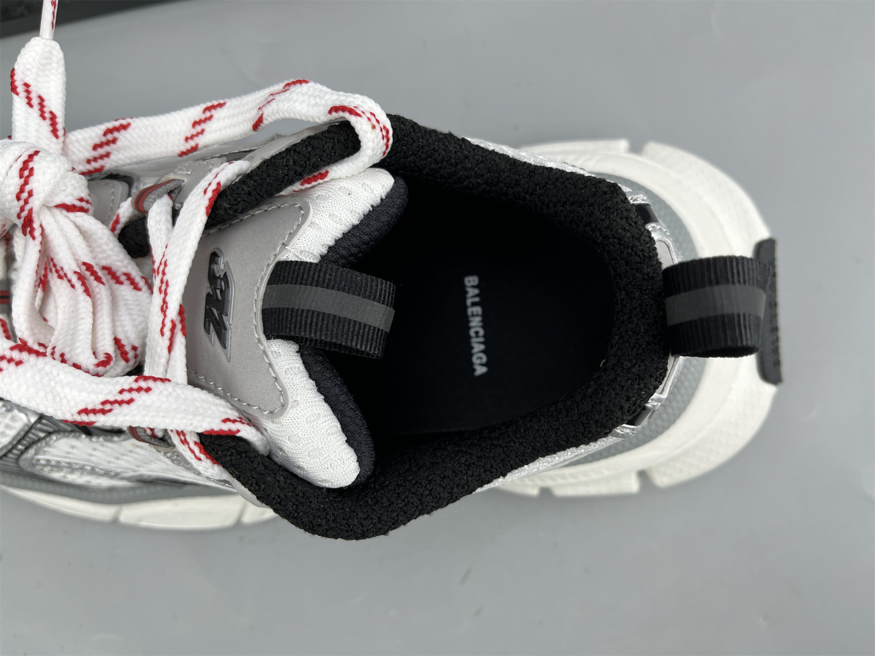 UA RUNNER GREY RED