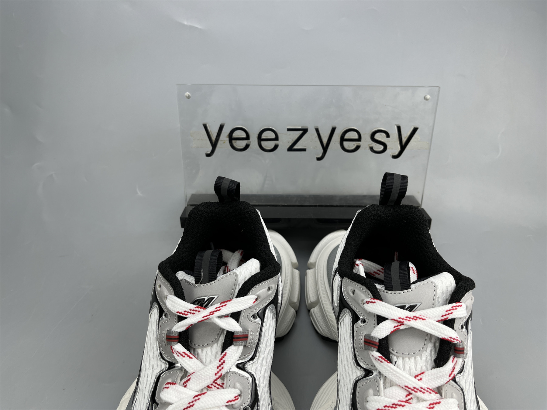 UA RUNNER GREY RED