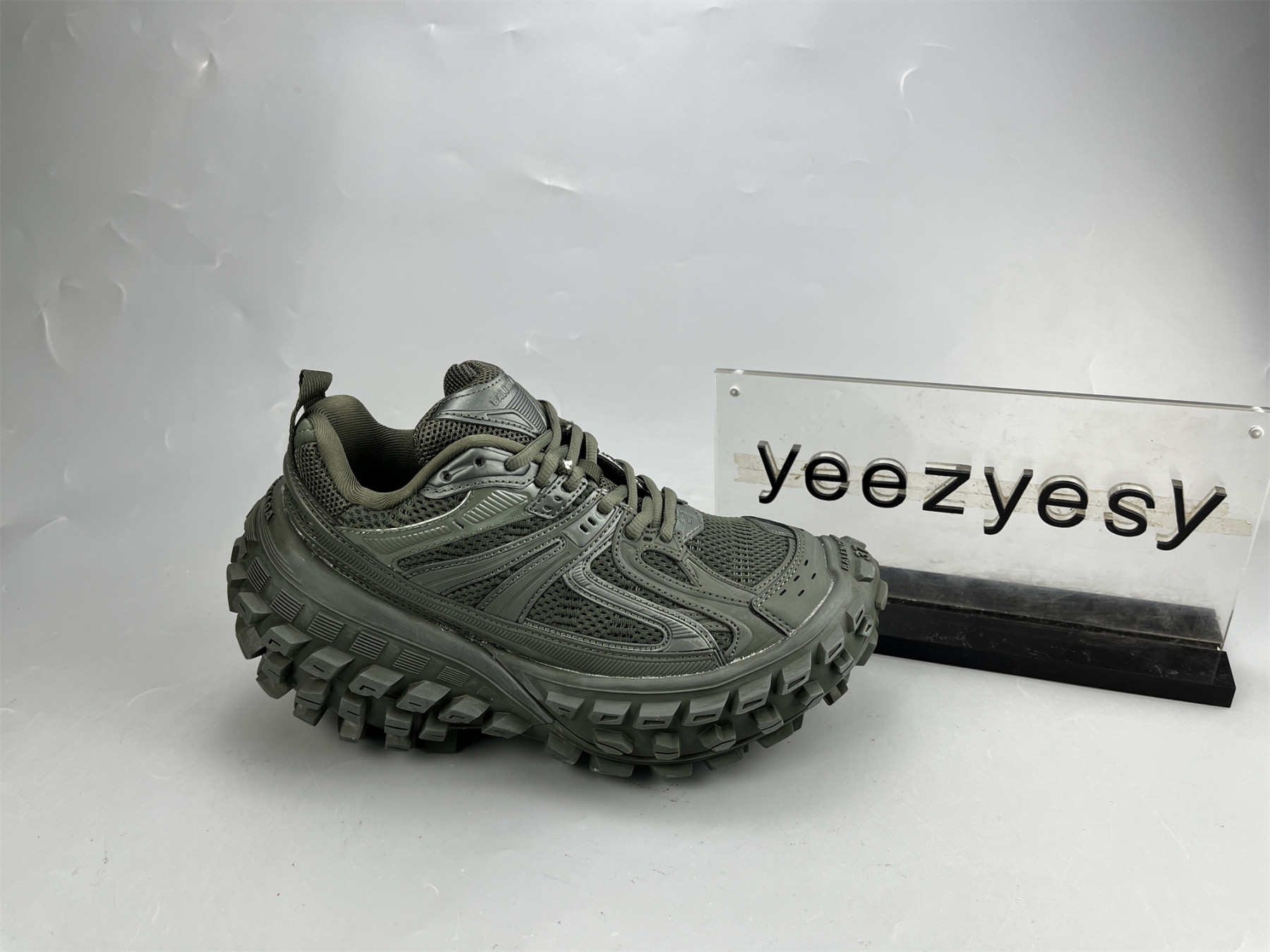 UA DEFENDER KAKI
