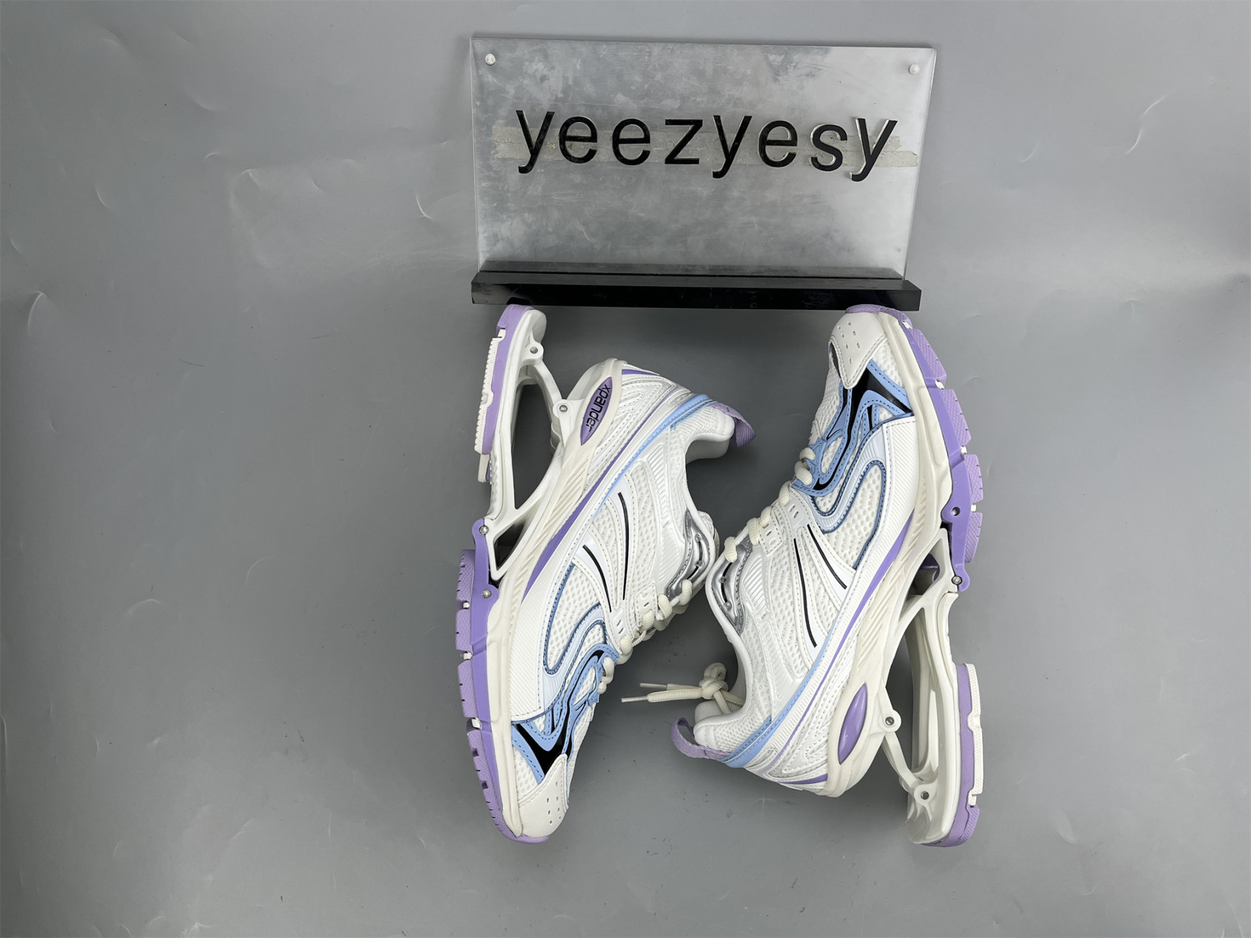 UA X-PANDER WHITE PURPLE BLUE
