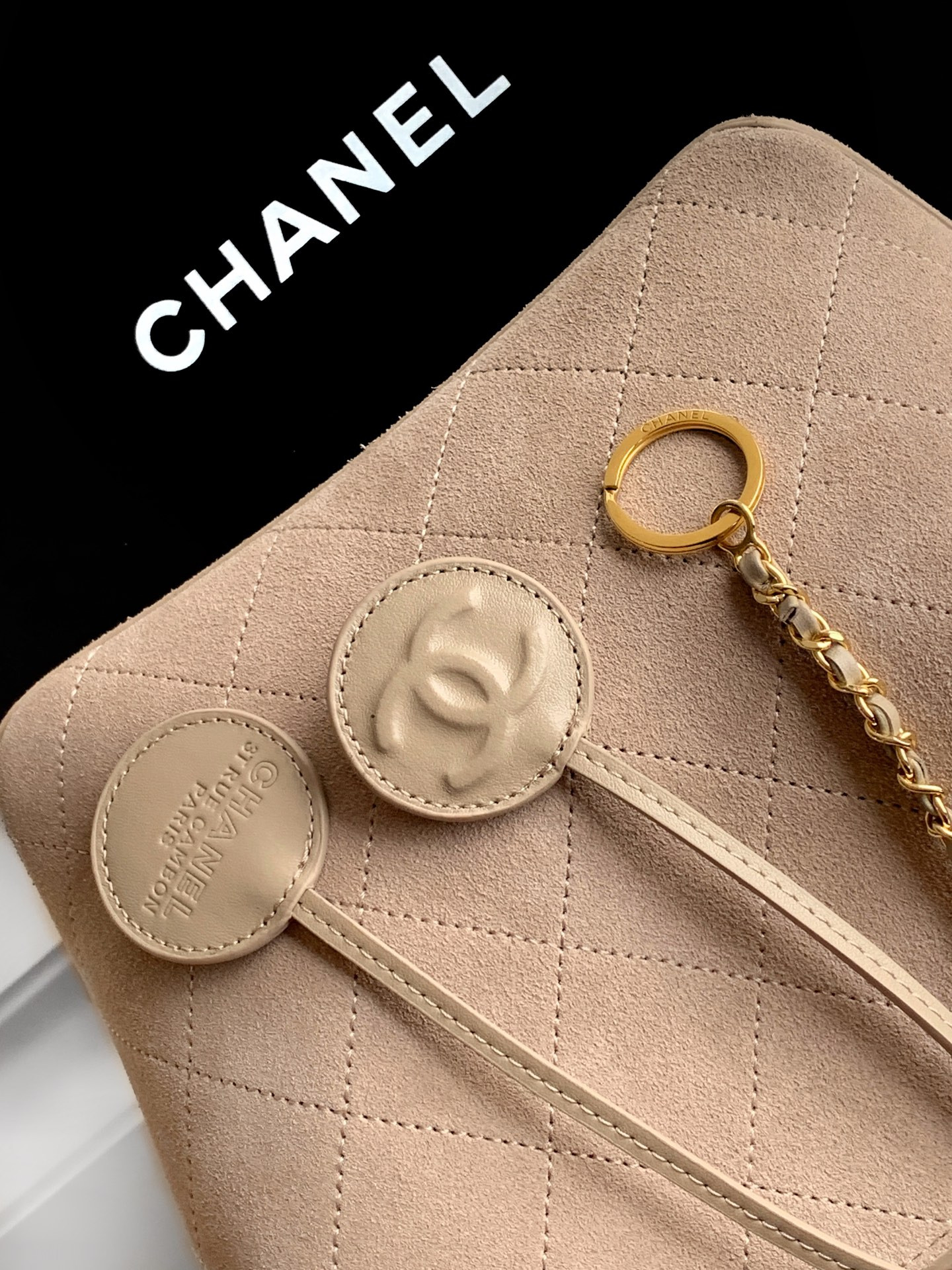 Ch**el bucket bag 20x11x18cm