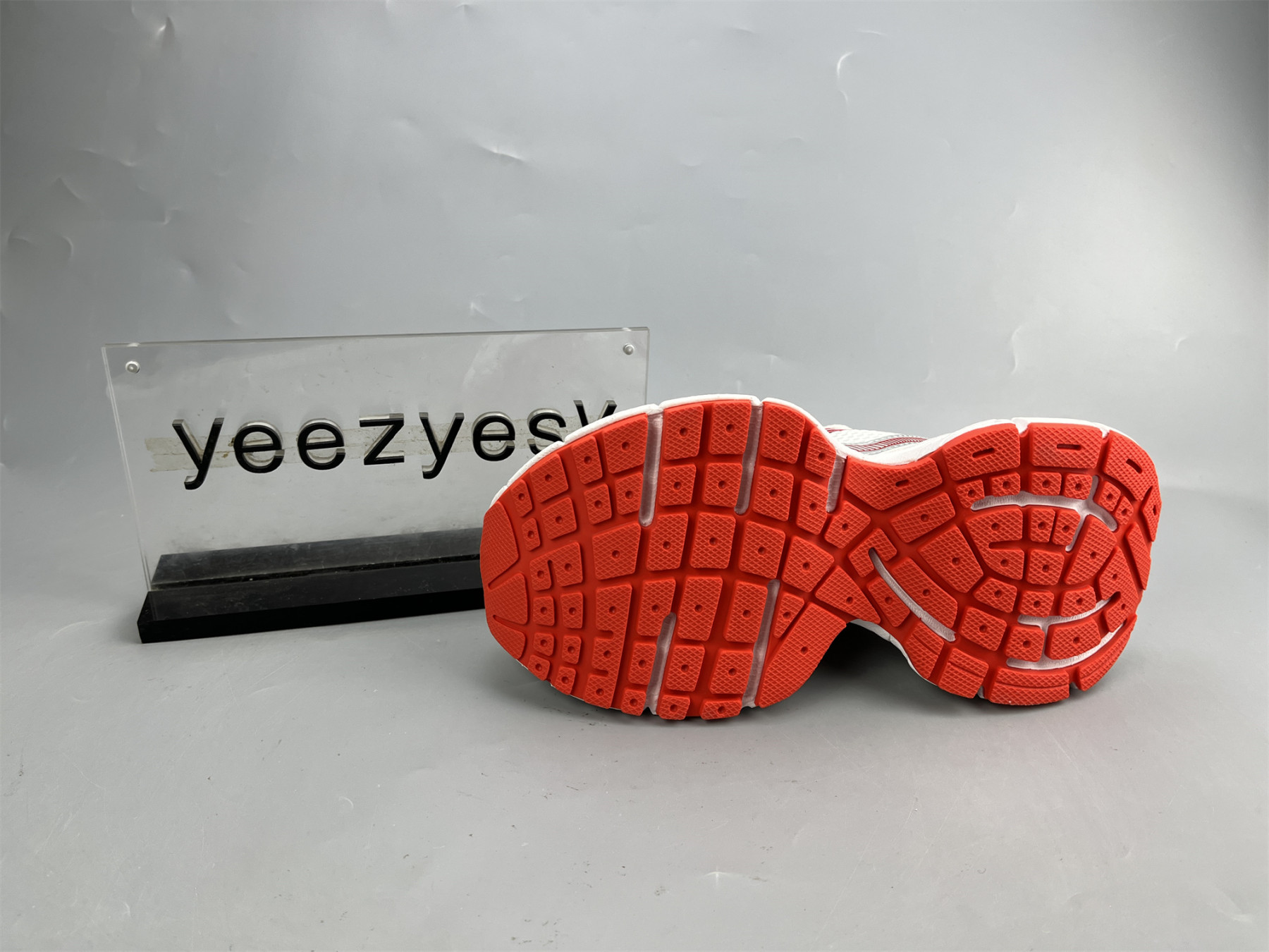 UA RUNNER WHITE RED