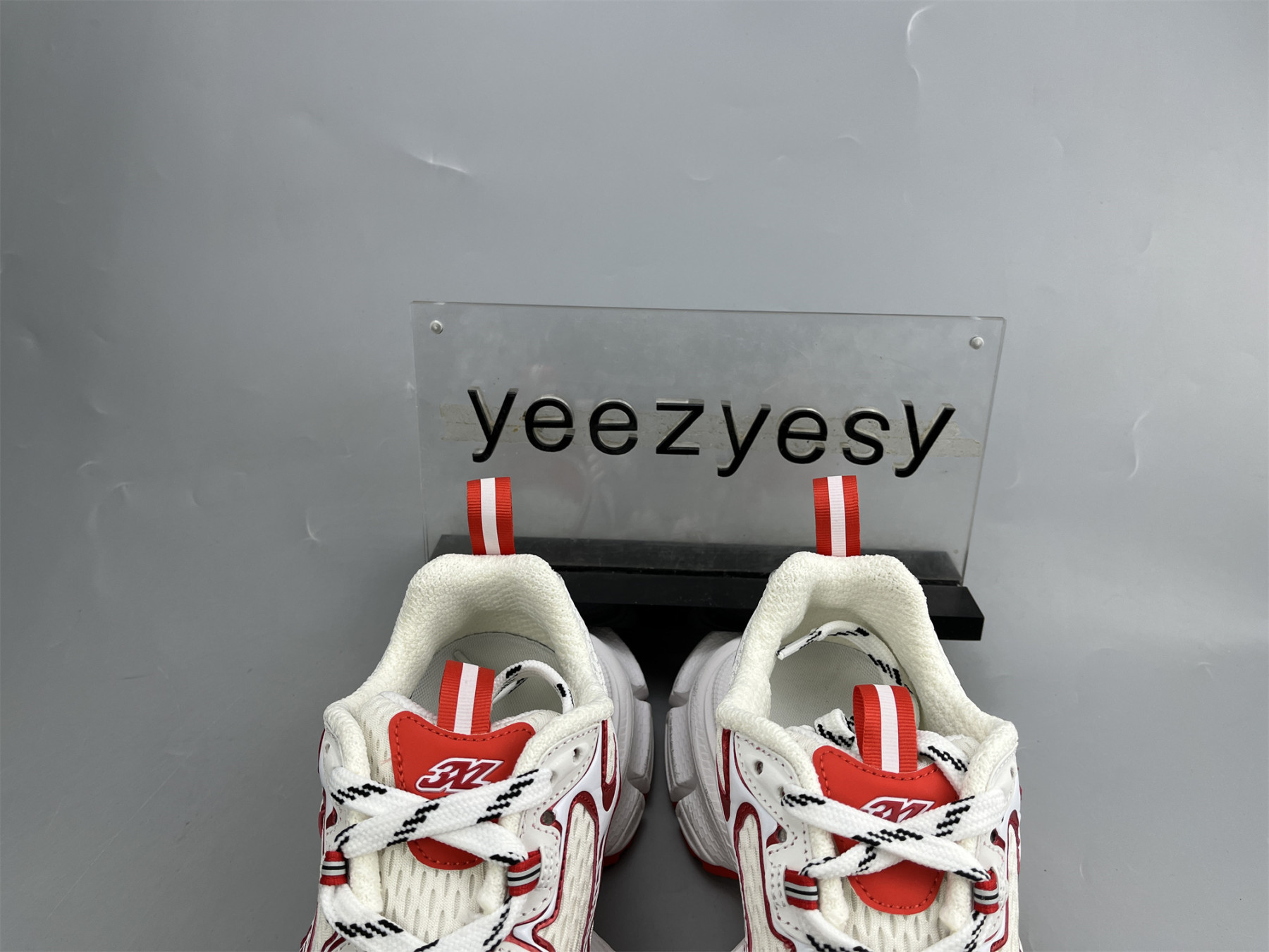 UA RUNNER WHITE RED