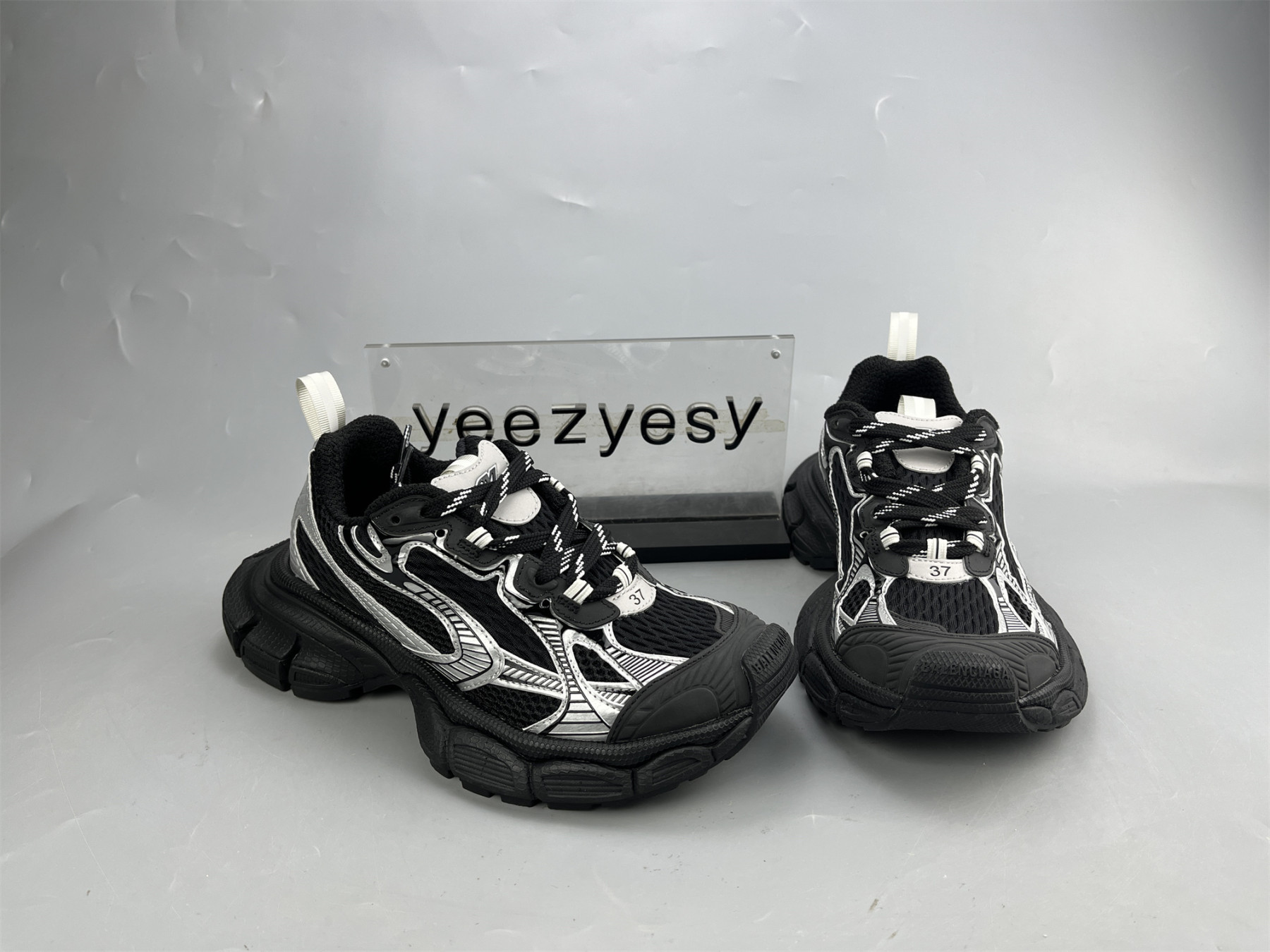 UA RUNNER BLACK SILVER