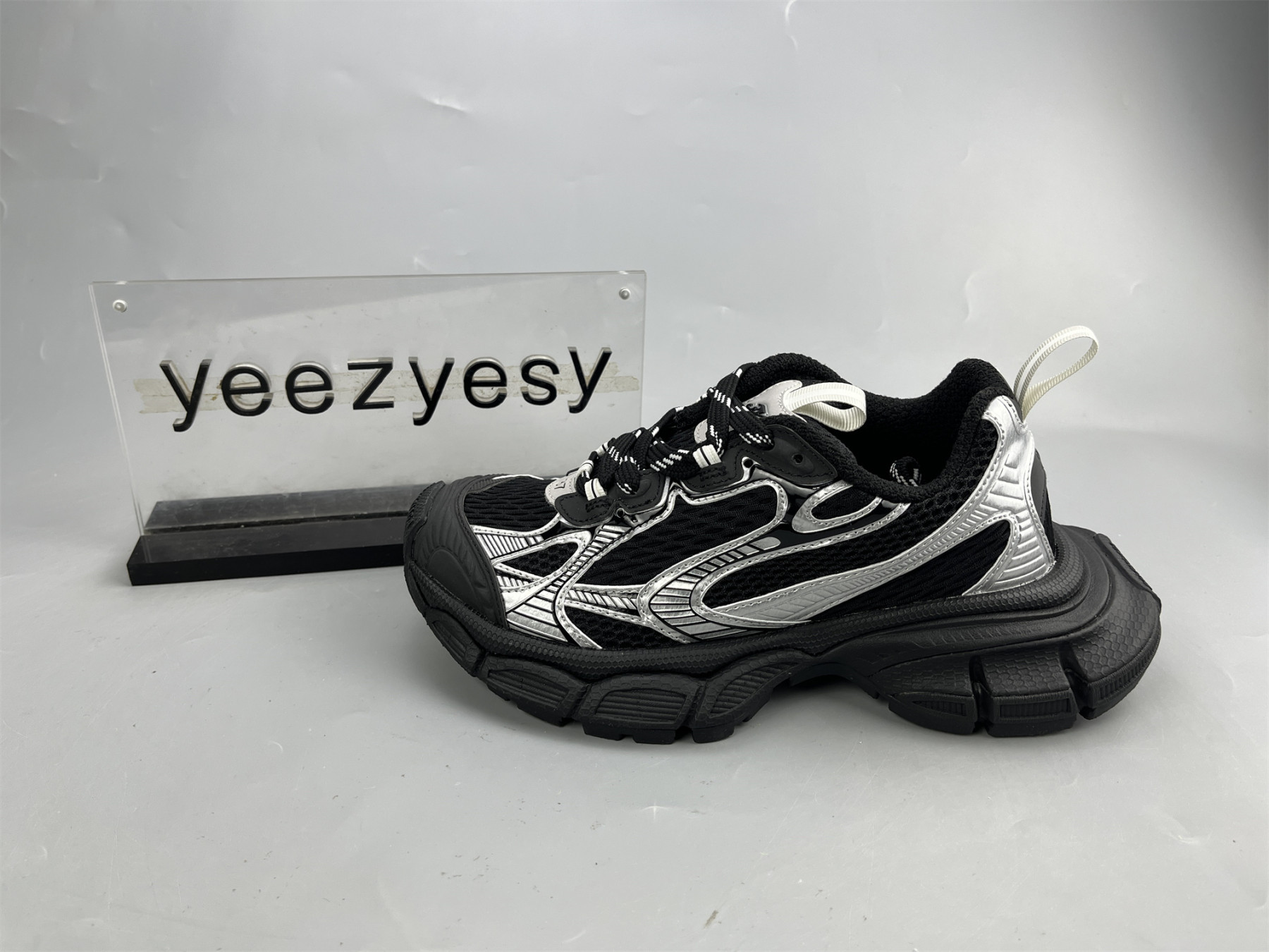 UA RUNNER BLACK SILVER