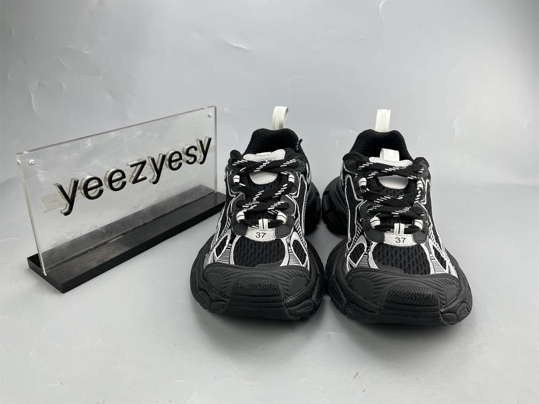 UA RUNNER BLACK SILVER