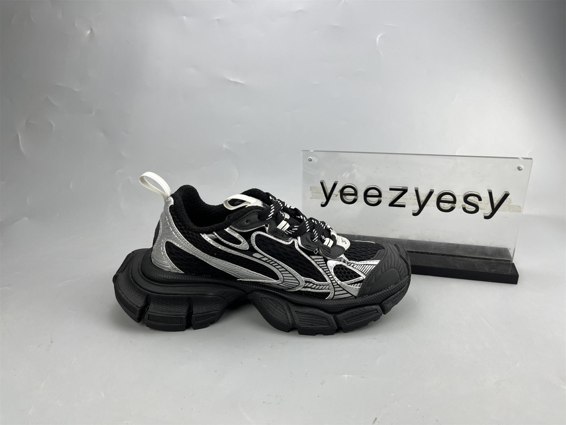 UA RUNNER BLACK SILVER