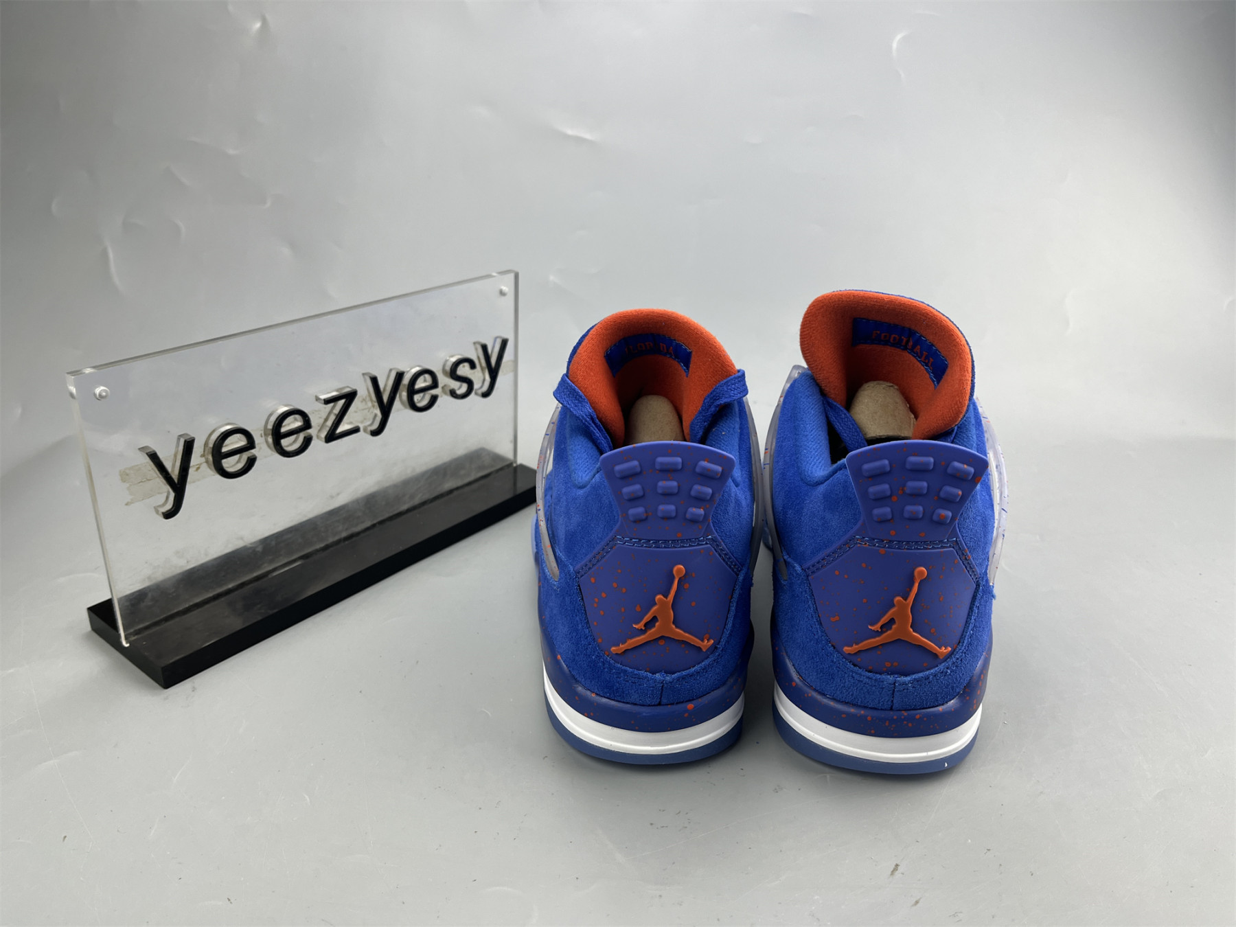 UA AIR JORDAN 4 