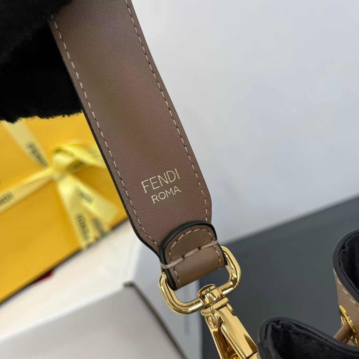 f**di mon tresor mini ff De*1m fabric bucket bag 18x12x10cm