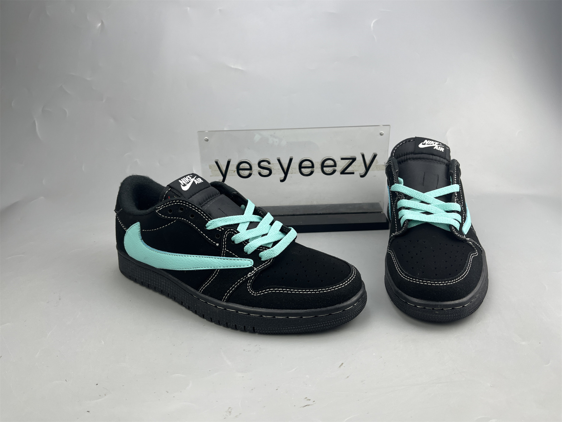 ua air jordan 1 low t*f*ny phanT0m