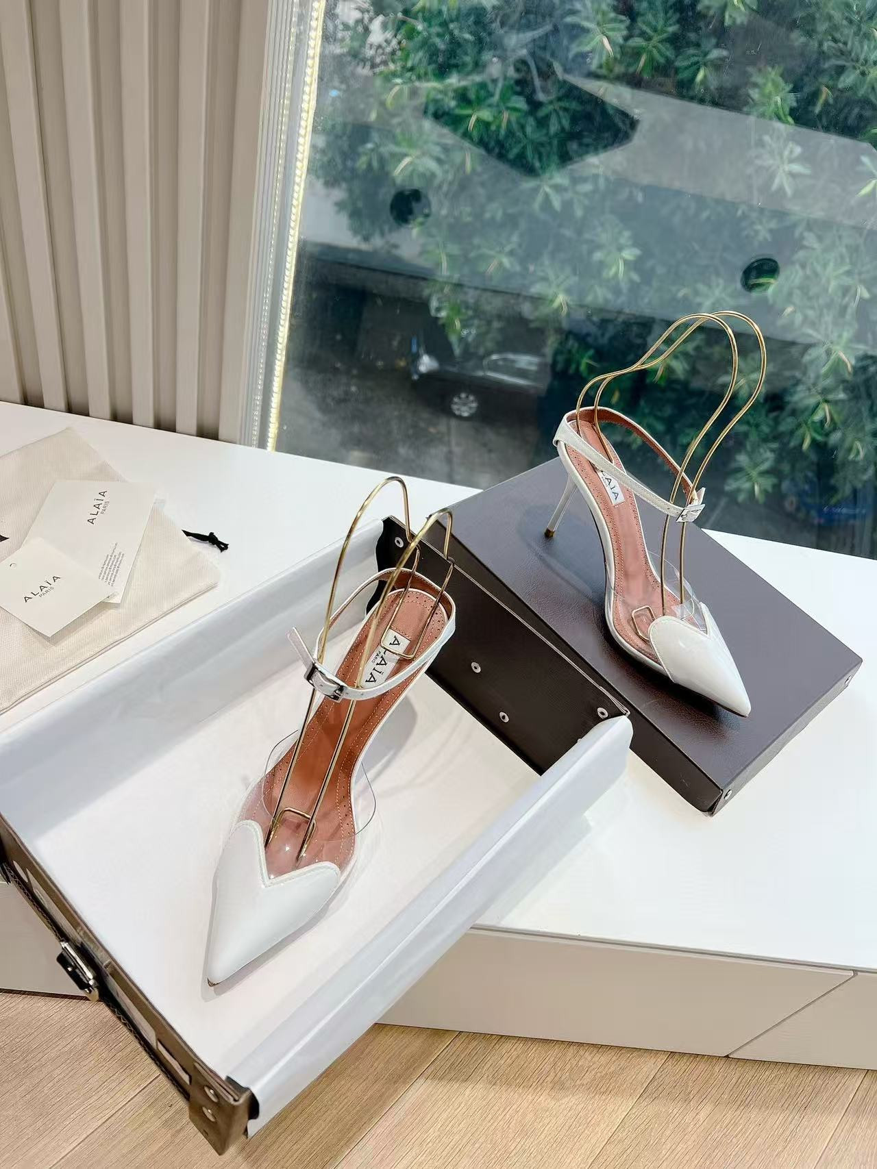 UA A1a1a Patent Heart-Toe Stiletto Pumps